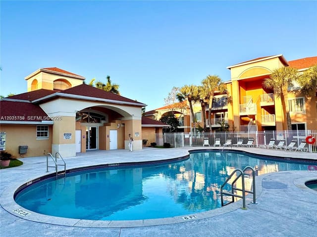 6900 SW 39th Street 206J, Courtyards At Davie, Davie, FL