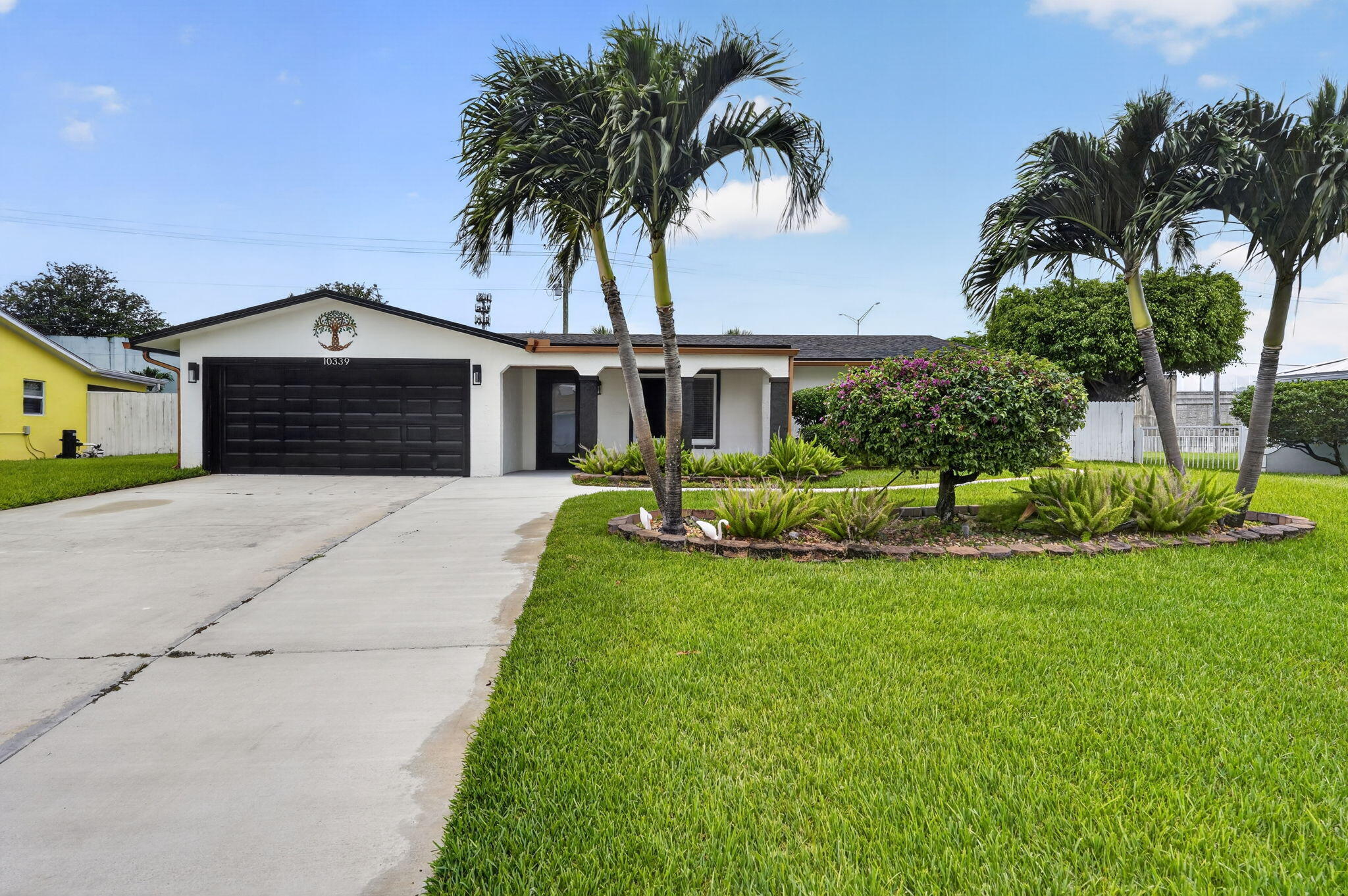 10339 Daphne Avenue, Palm Beach Gardens, FL 33410