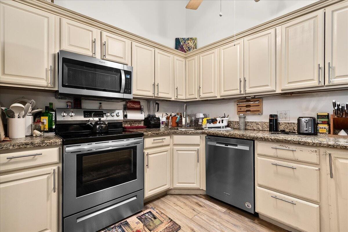 5715 Golden Eagle Circle — photo 10