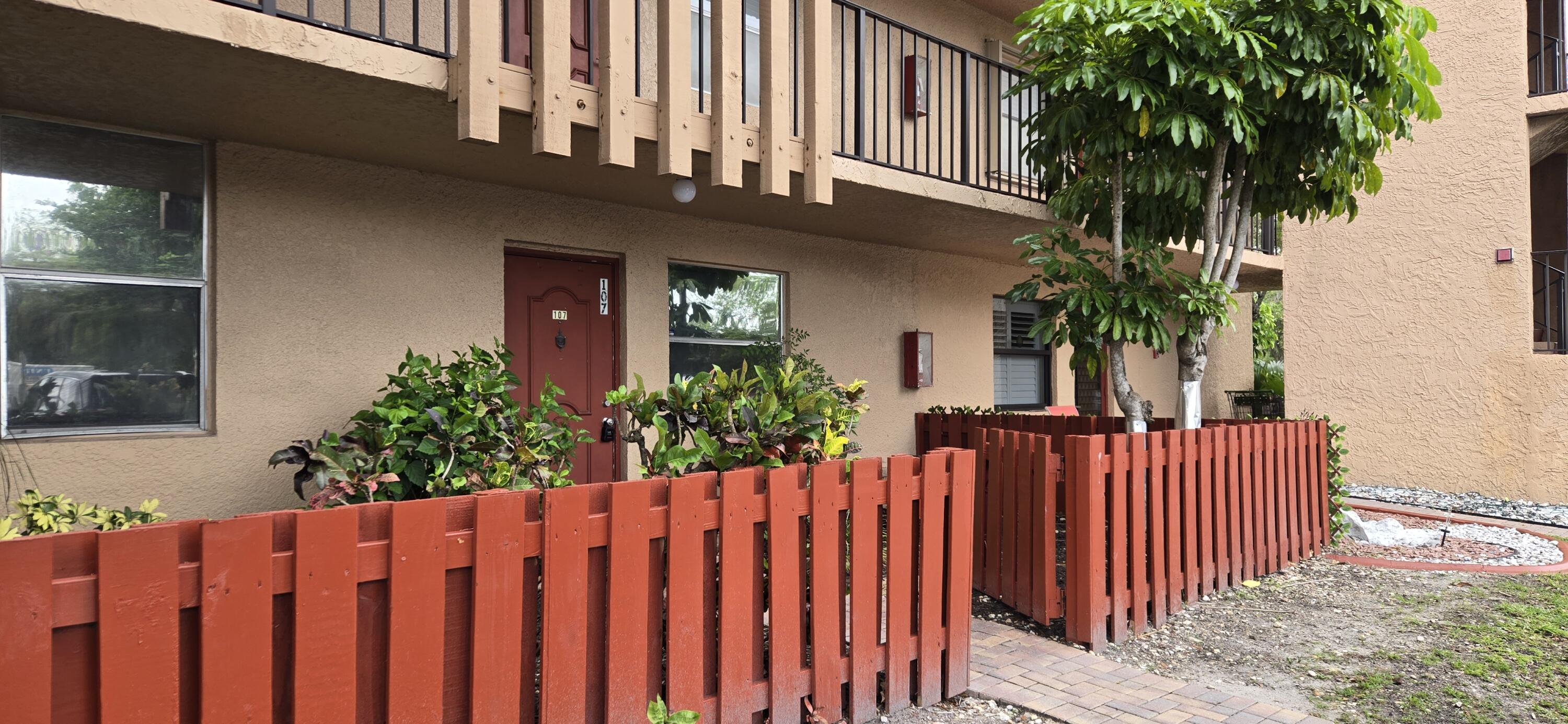 7300 Lake Cir Drive 107, Margate, FL 33063