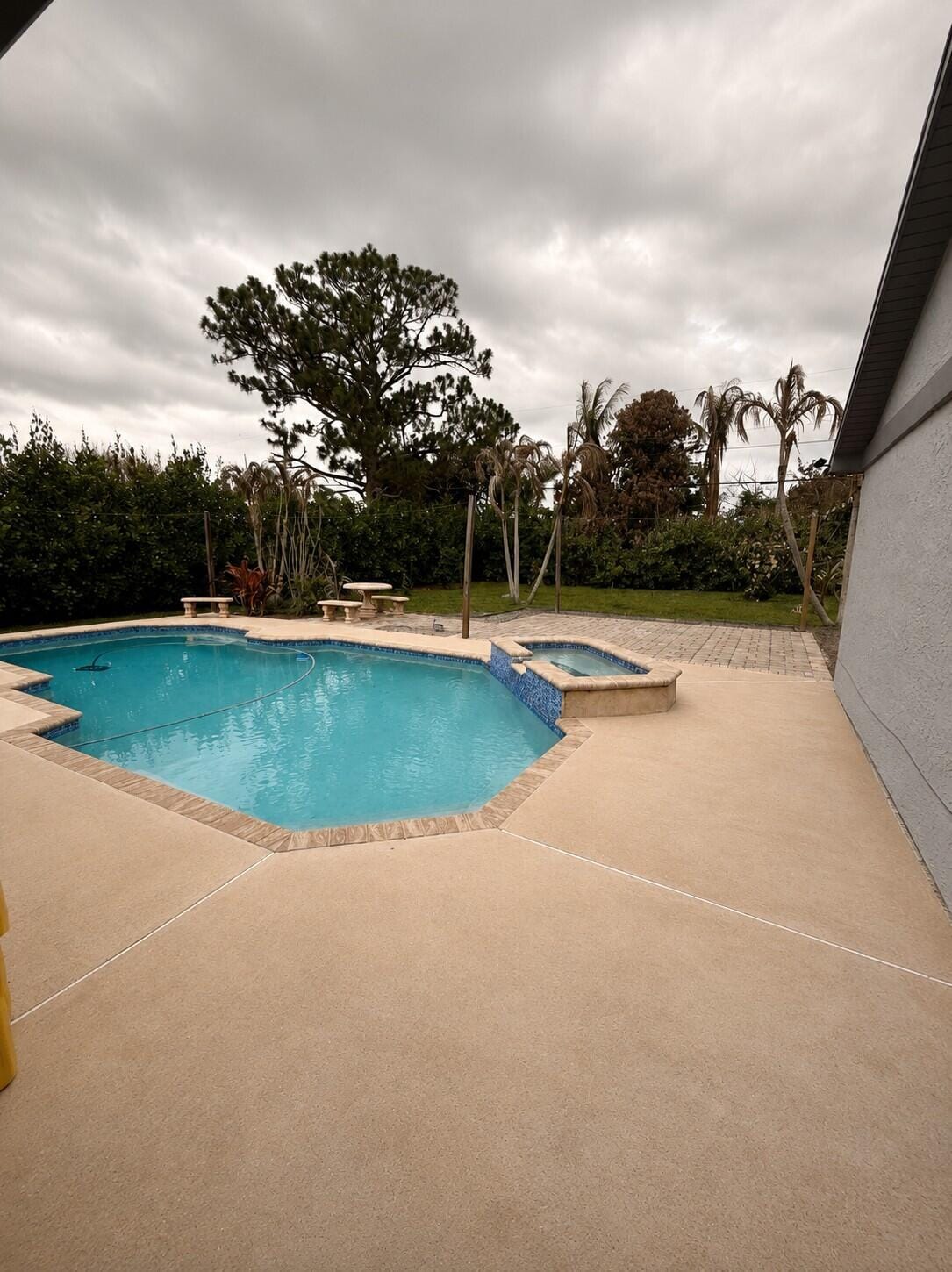 340 SW Paar Drive — photo 3