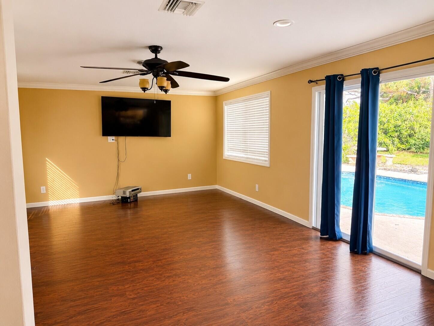 340 SW Paar Drive — photo 4
