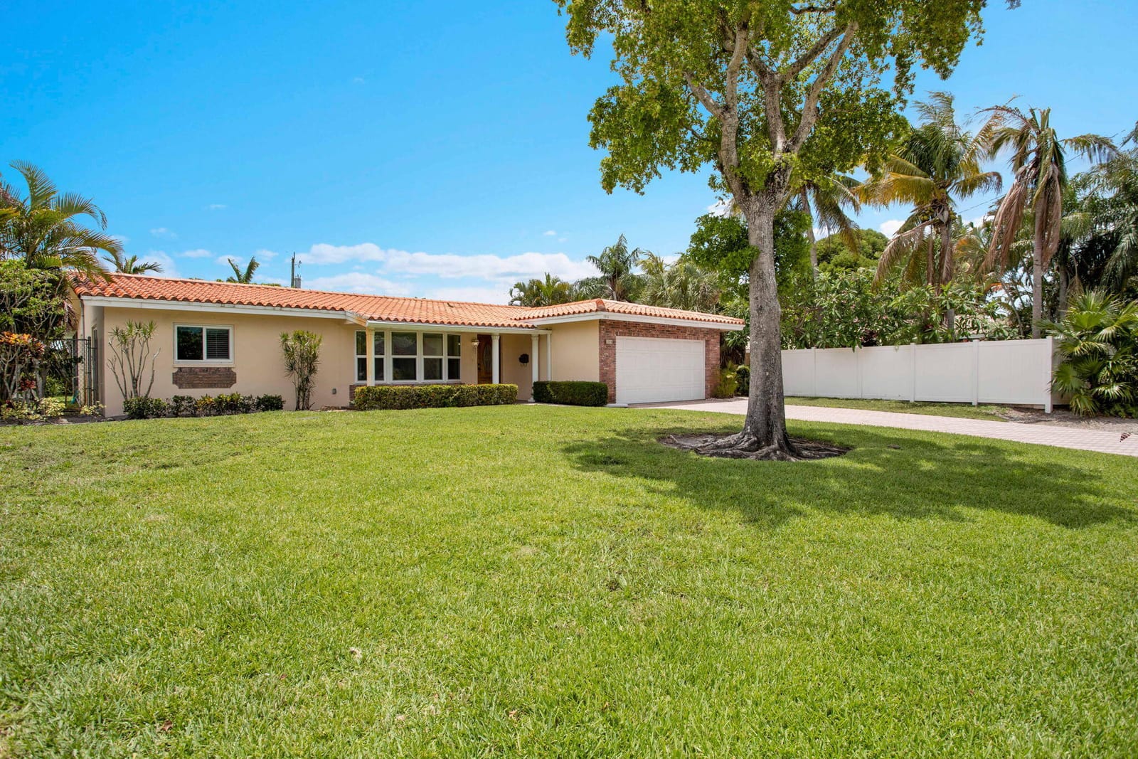 1910 NE 52nd Street NE, Fort Lauderdale, FL 33308 photo 3
