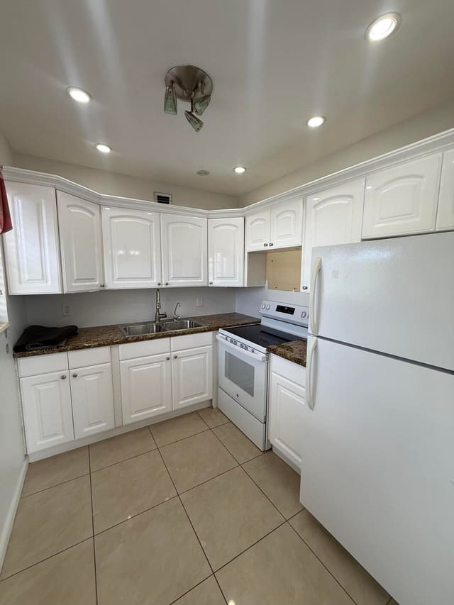 184 Easthampton H, West Palm Beach, FL 33417