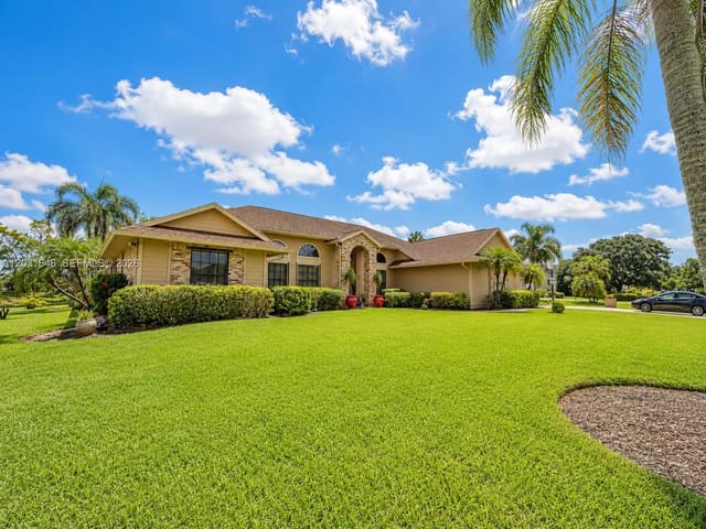 1401 W 56th Square, Kingswood Estates, Vero Beach, FL