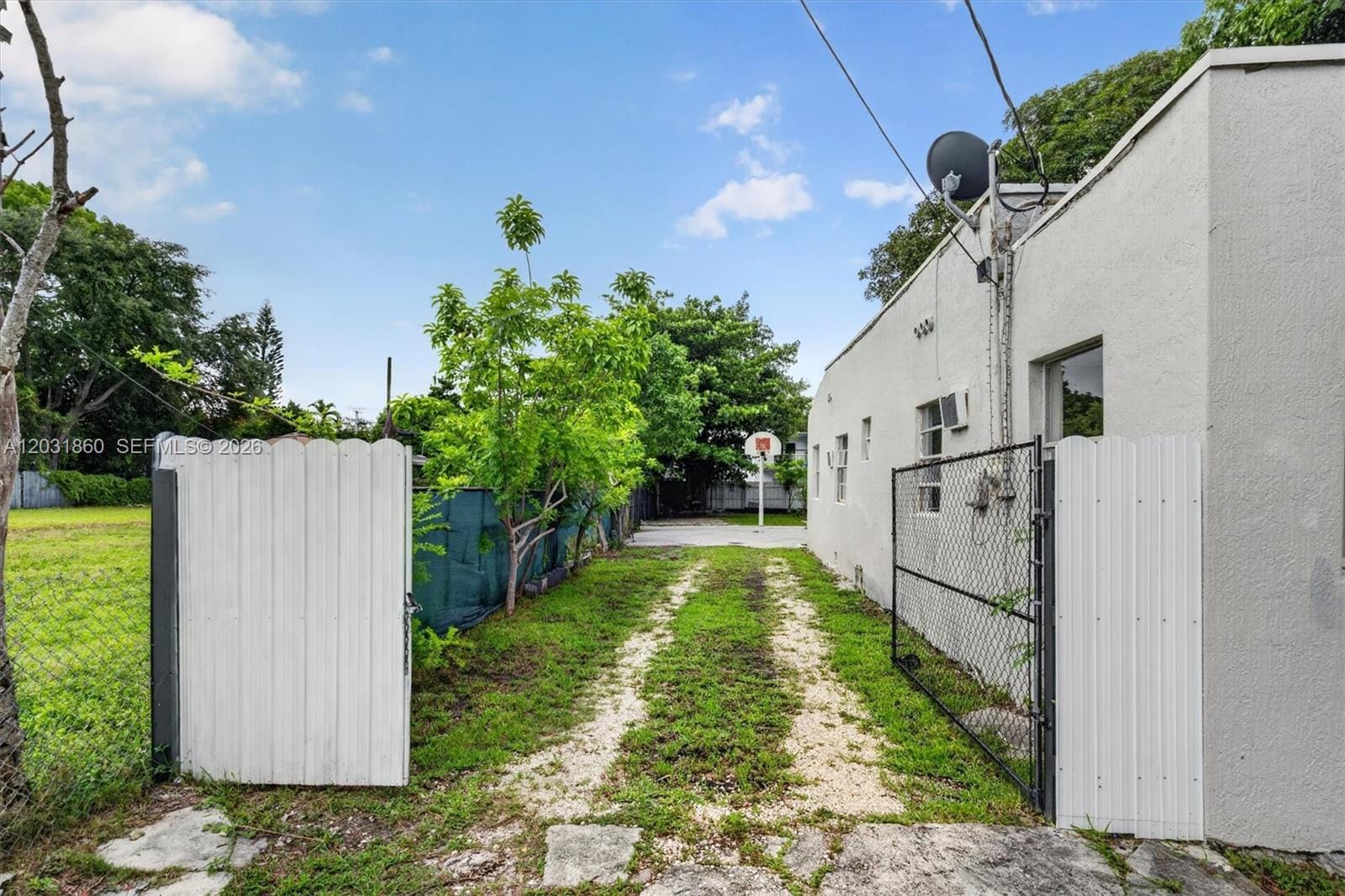 836 NW 29th Terrace, Miami, FL 33127 photo 2