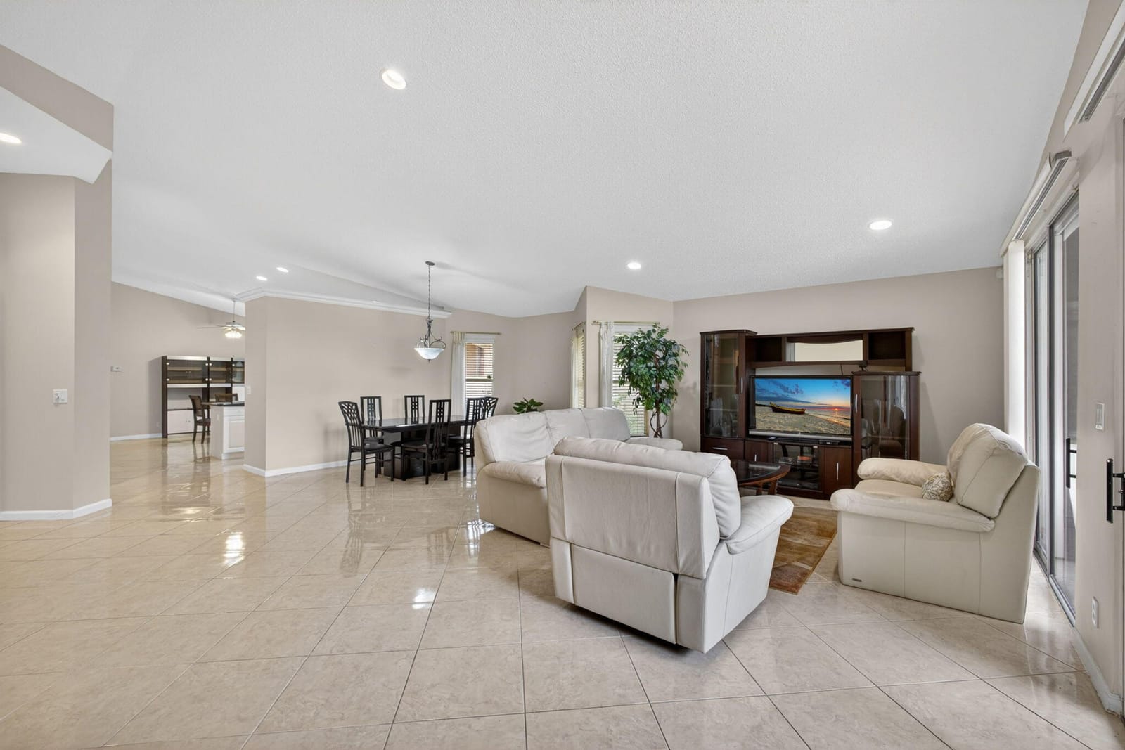 2860 Waters Edge Circle, Greenacres, FL 33413 photo 13