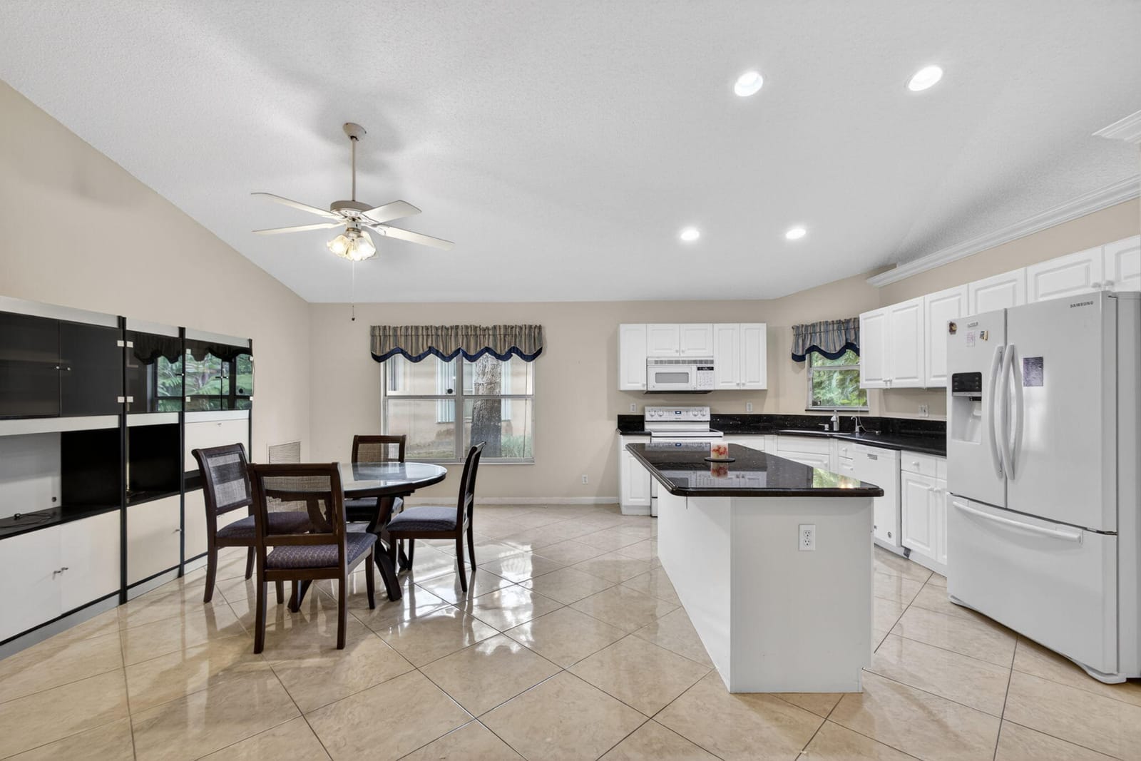 2860 Waters Edge Circle, Greenacres, FL 33413 photo 14