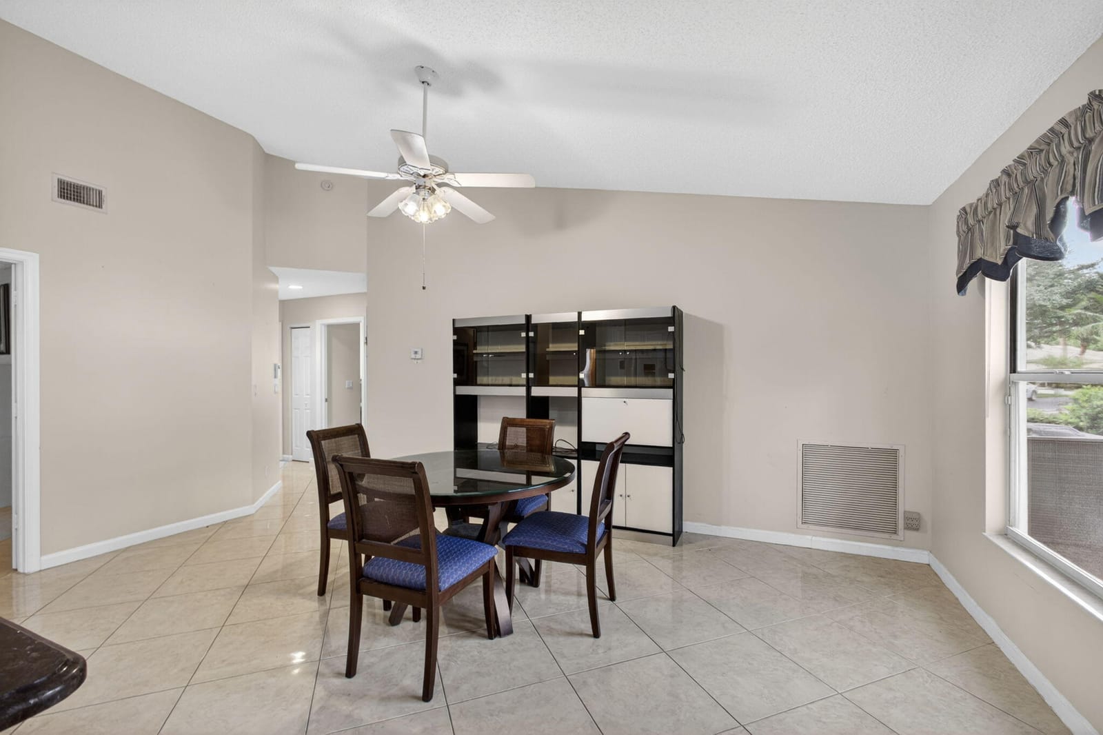 2860 Waters Edge Circle, Greenacres, FL 33413 photo 16