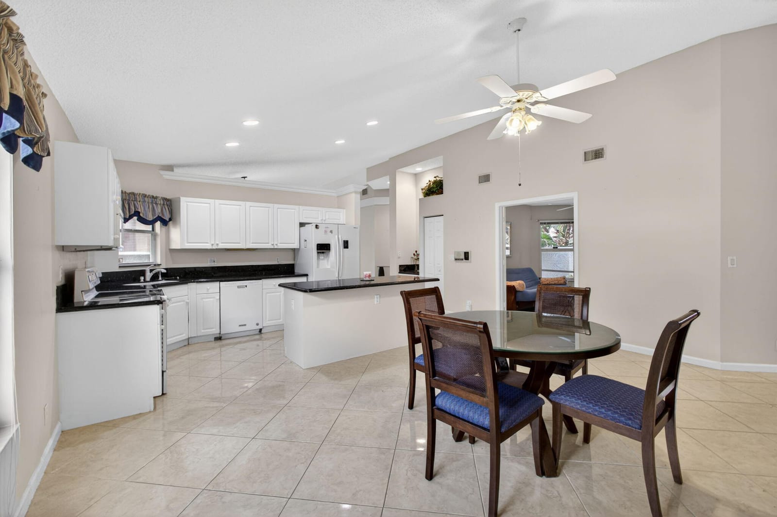 2860 Waters Edge Circle, Greenacres, FL 33413 photo 17