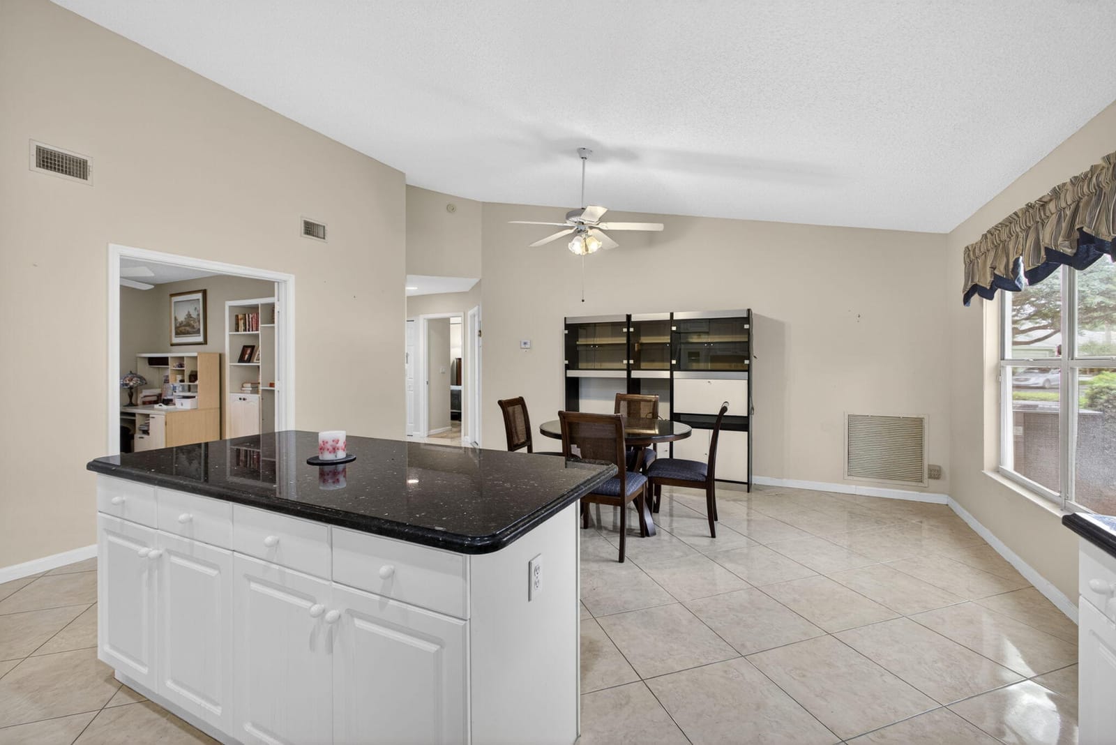 2860 Waters Edge Circle, Greenacres, FL 33413 photo 21
