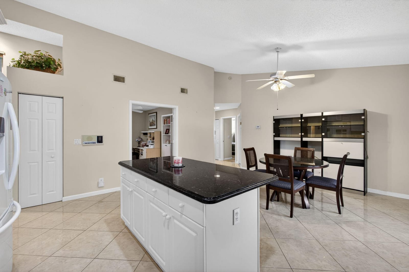 2860 Waters Edge Circle, Greenacres, FL 33413 photo 22