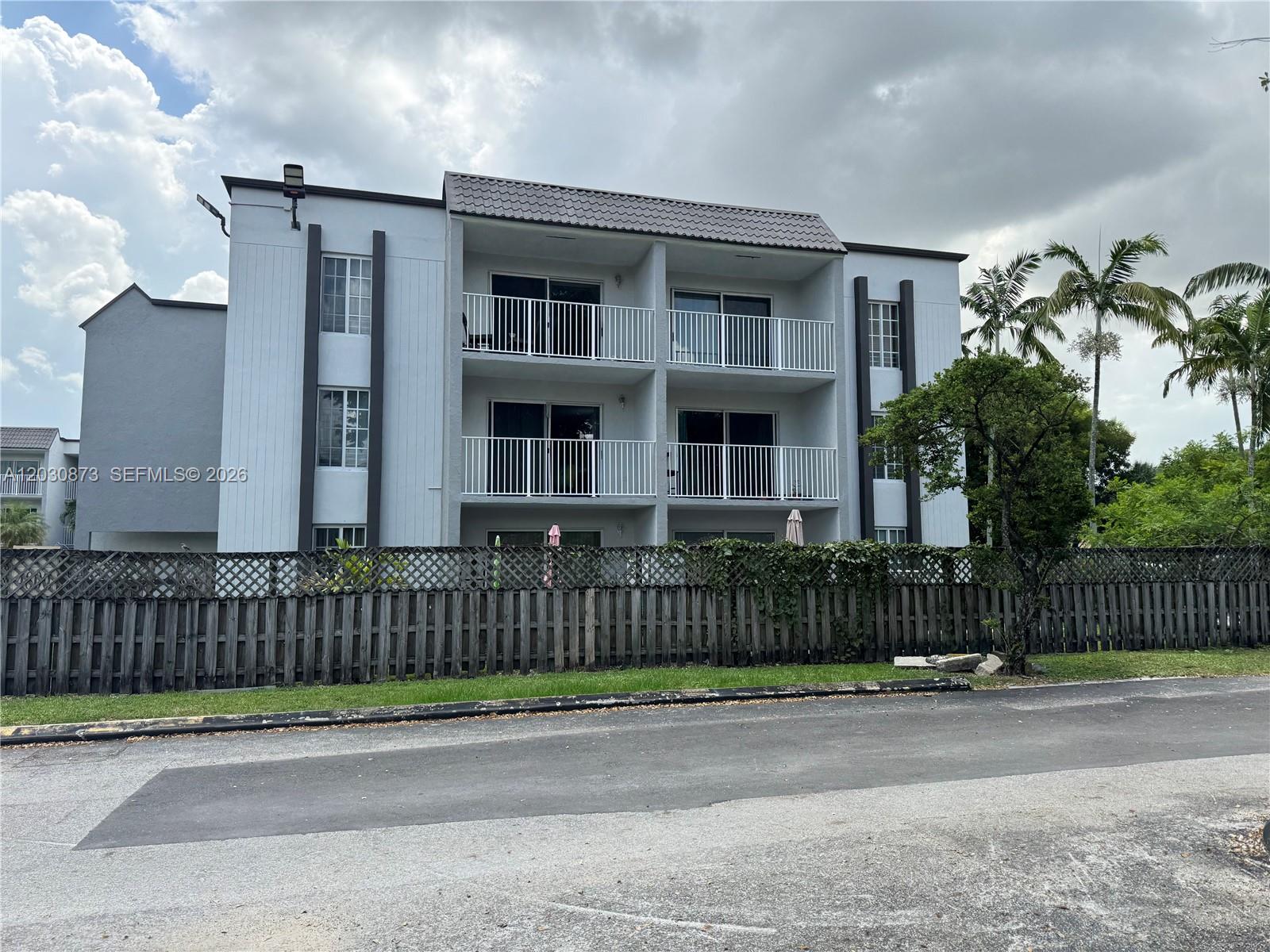 5201 Geneva Way 308, Doral, FL 33166, Doral