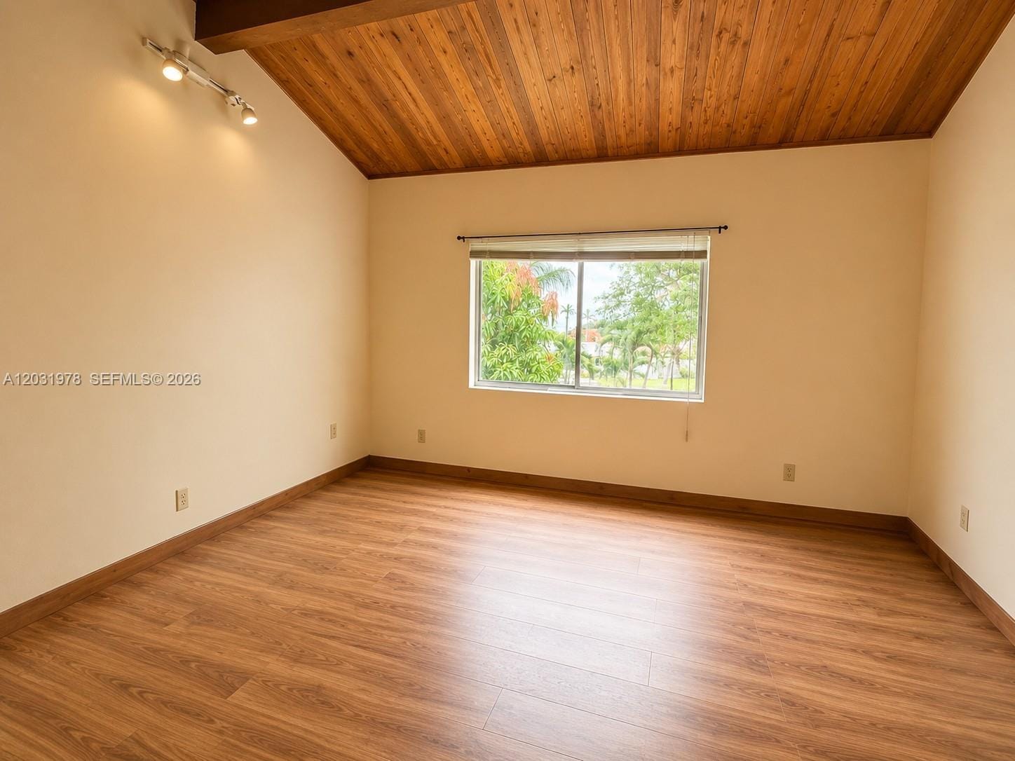 3719 Riverside Drive — photo 10