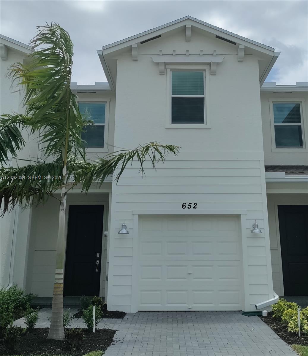 652 SE Lake Falls Street, Port St. Lucie, FL 34984, Port St Lucie