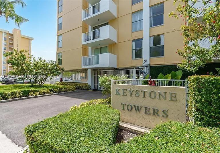 2000 NE 135th Street 609, North Miami, FL 33181, North Miami