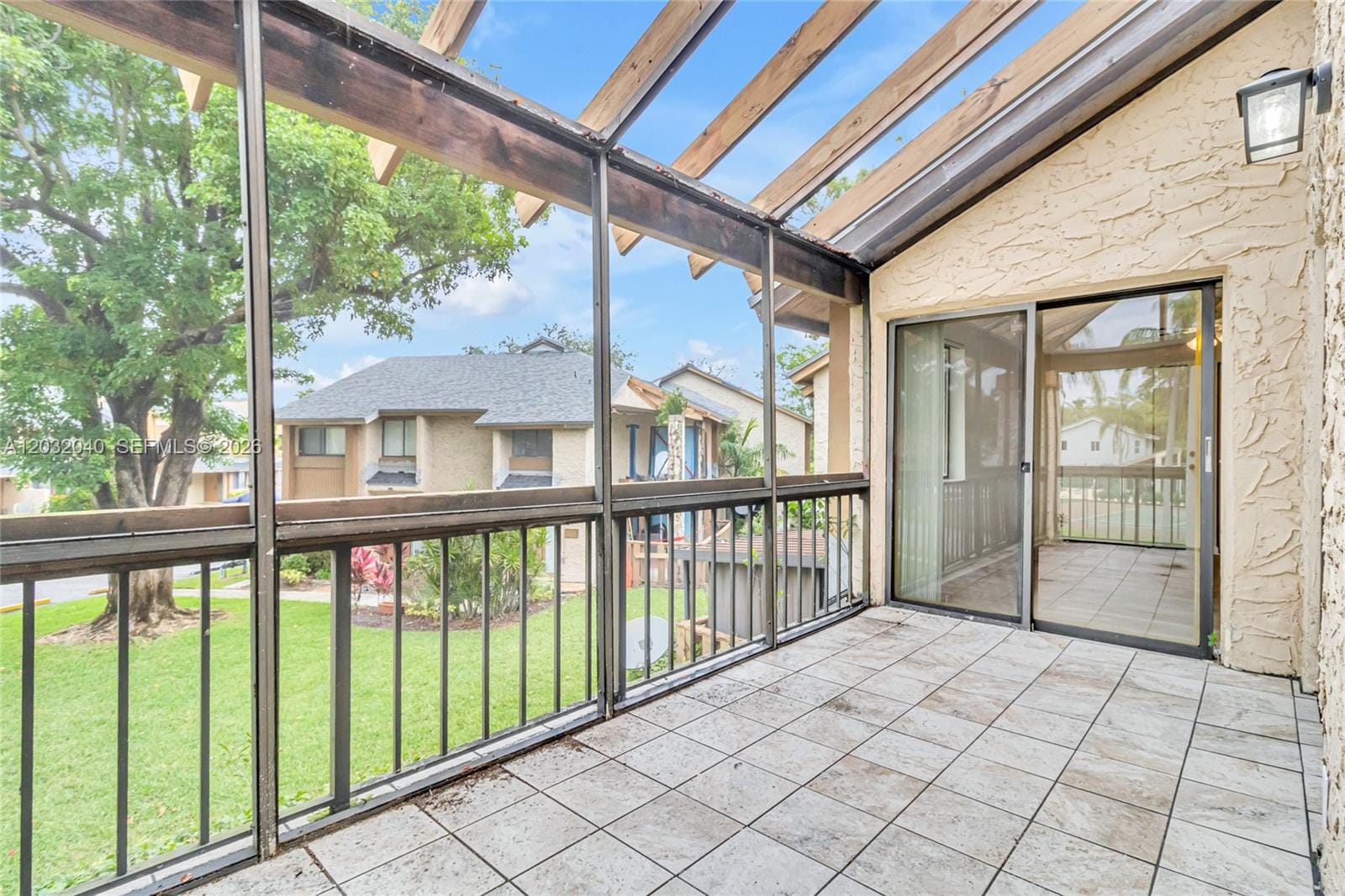 96 Wimbledon Lake Drive, Plantation, FL 33324 photo 22