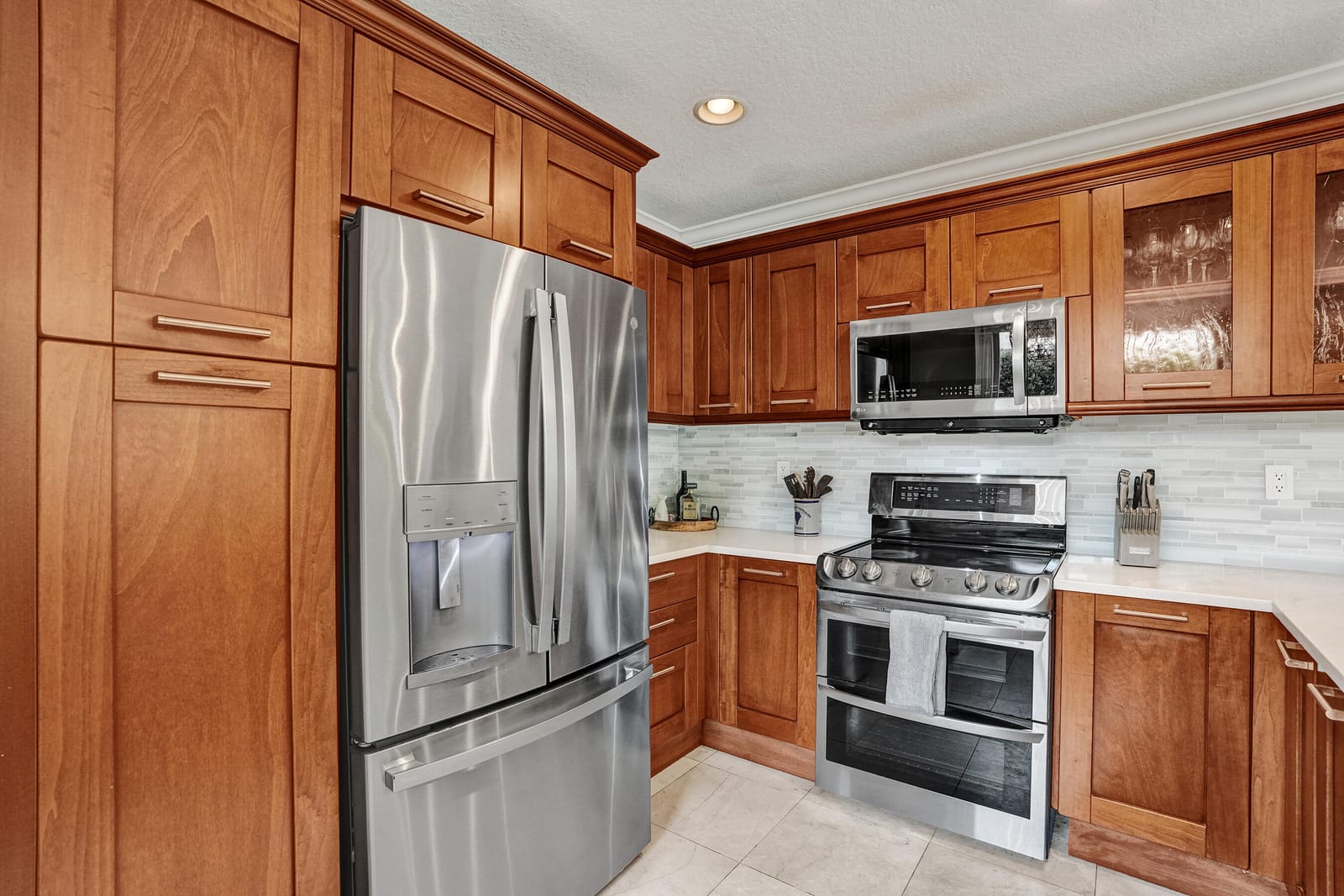 2610 NE 11th Court — photo 4