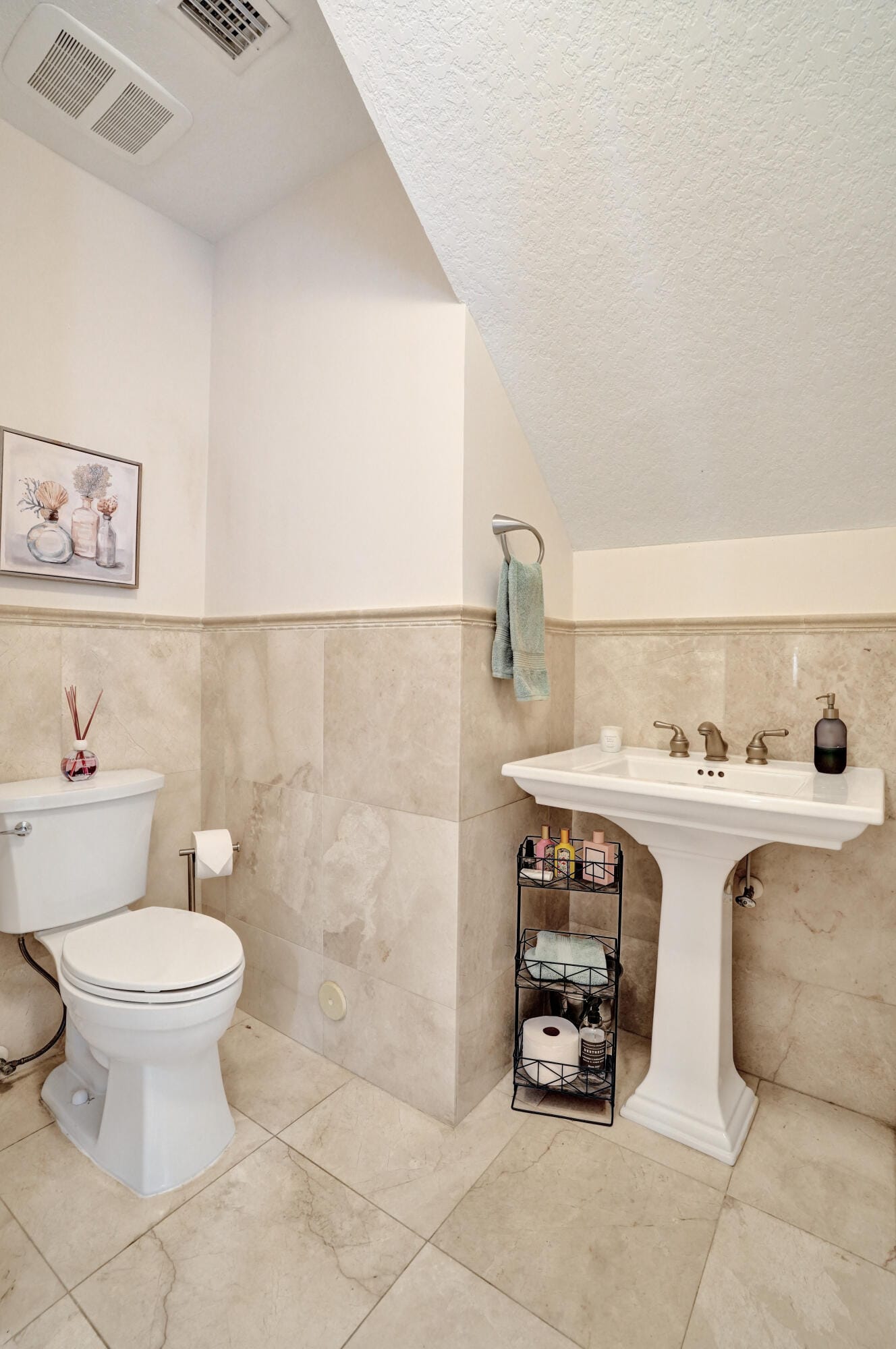 2610 NE 11th Court — photo 9