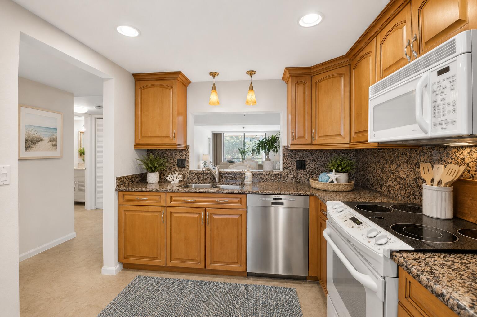 555 Banyan Tree Lane 307 — photo 5