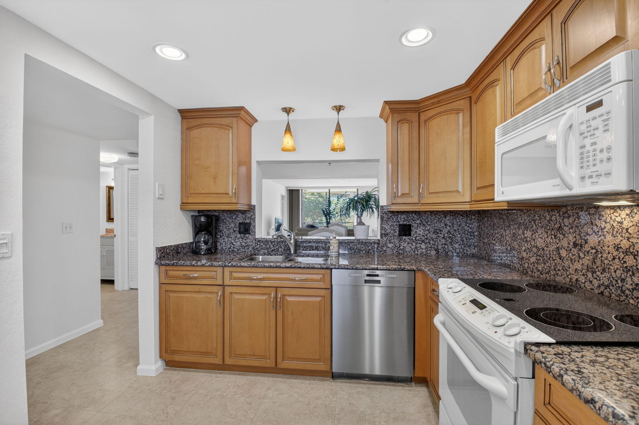 555 Banyan Tree Lane 307 — photo 6