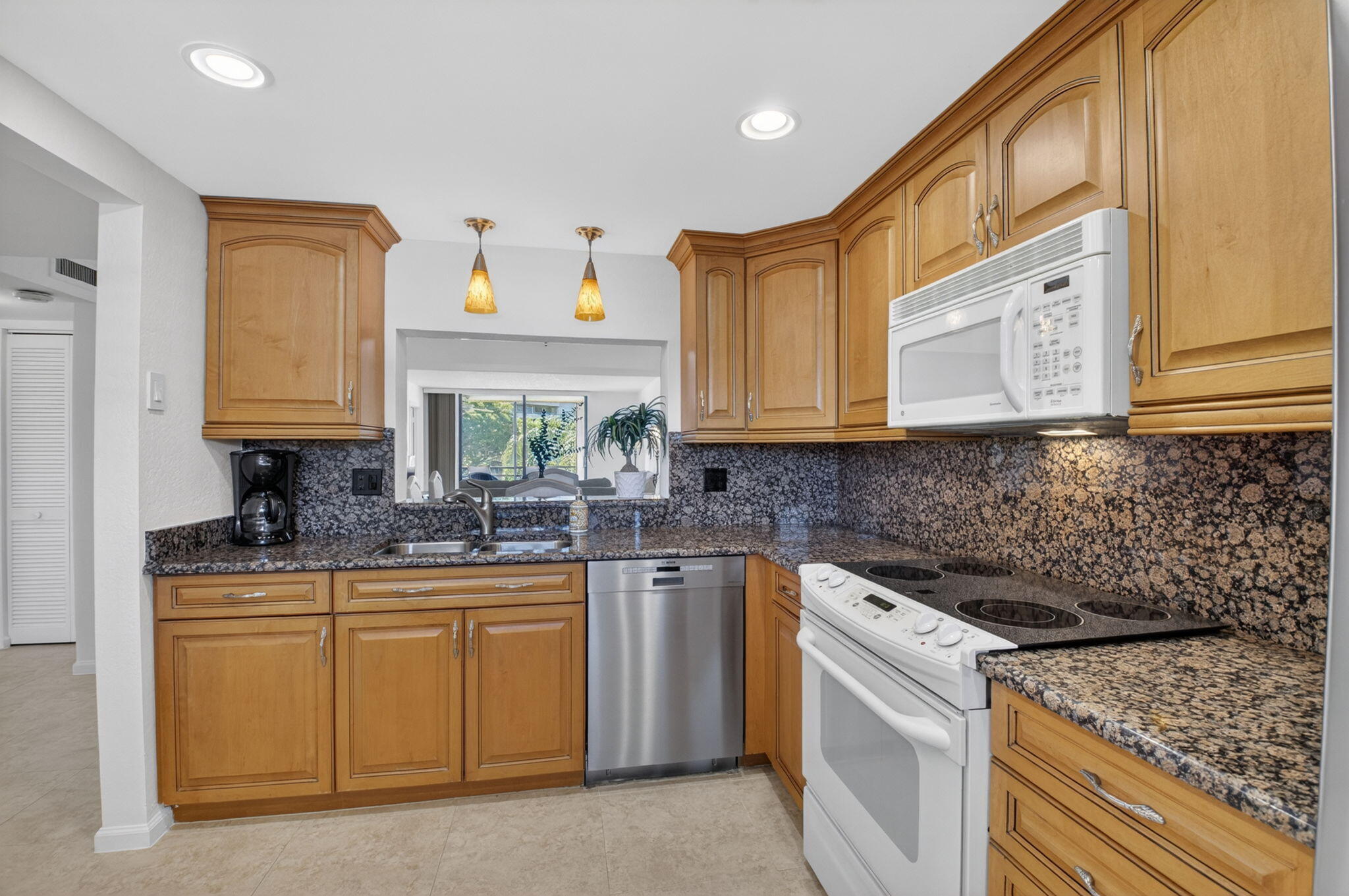 555 Banyan Tree Lane 307 — photo 7