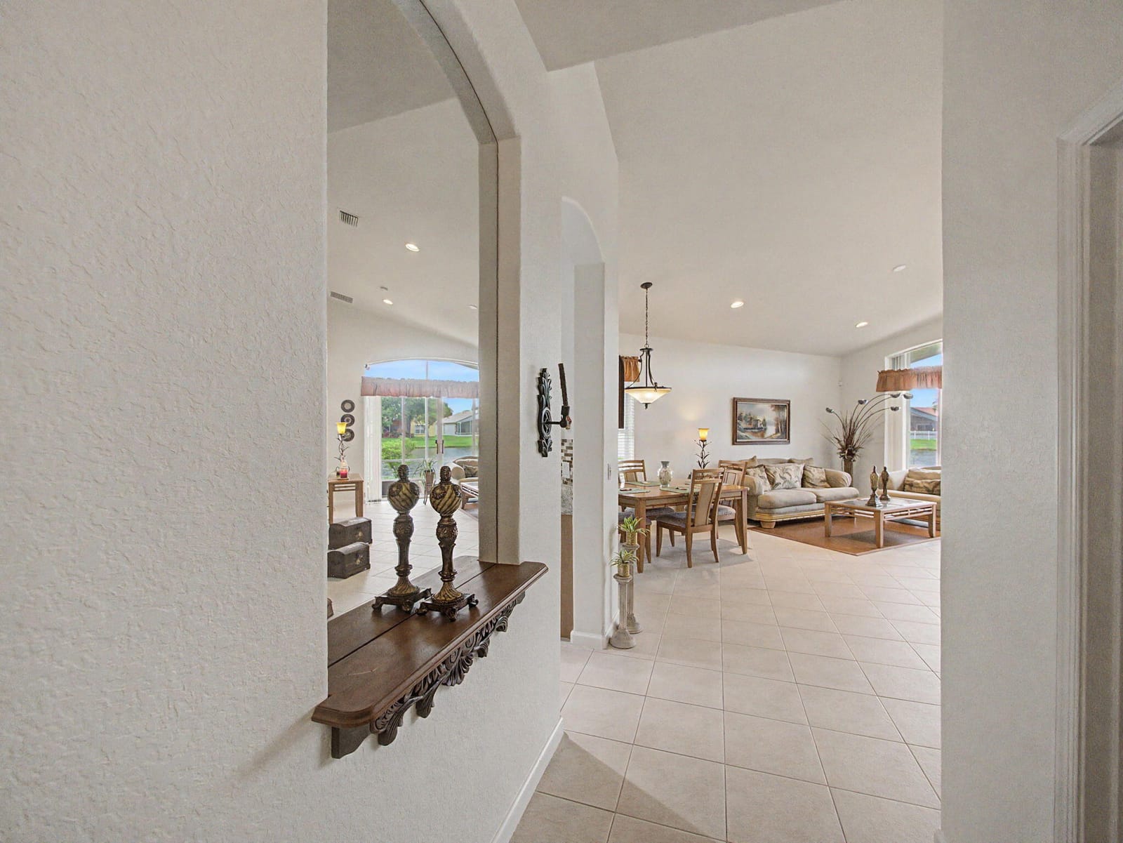 806 NW Rutherford Court — photo 2
