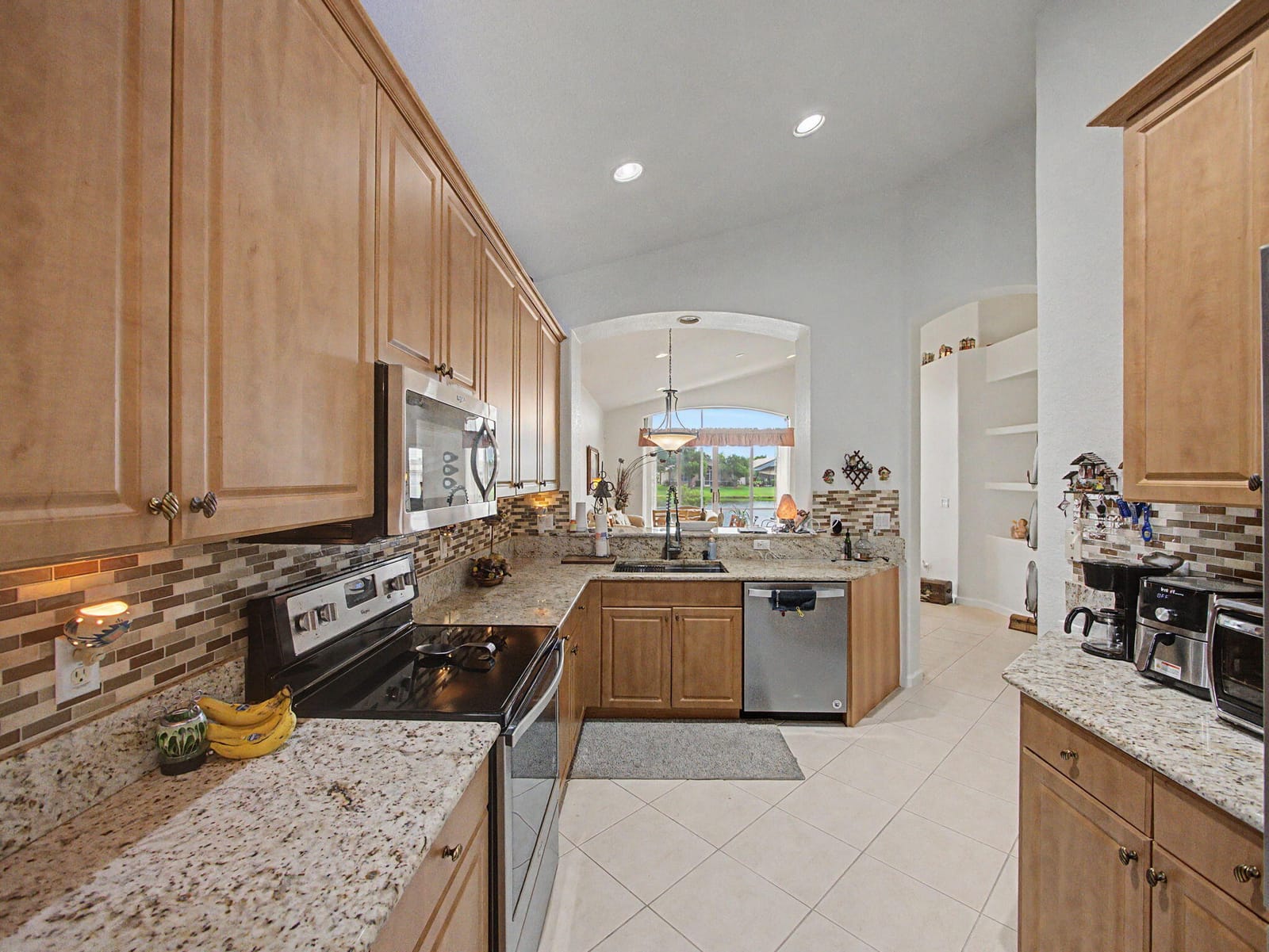806 NW Rutherford Court — photo 3