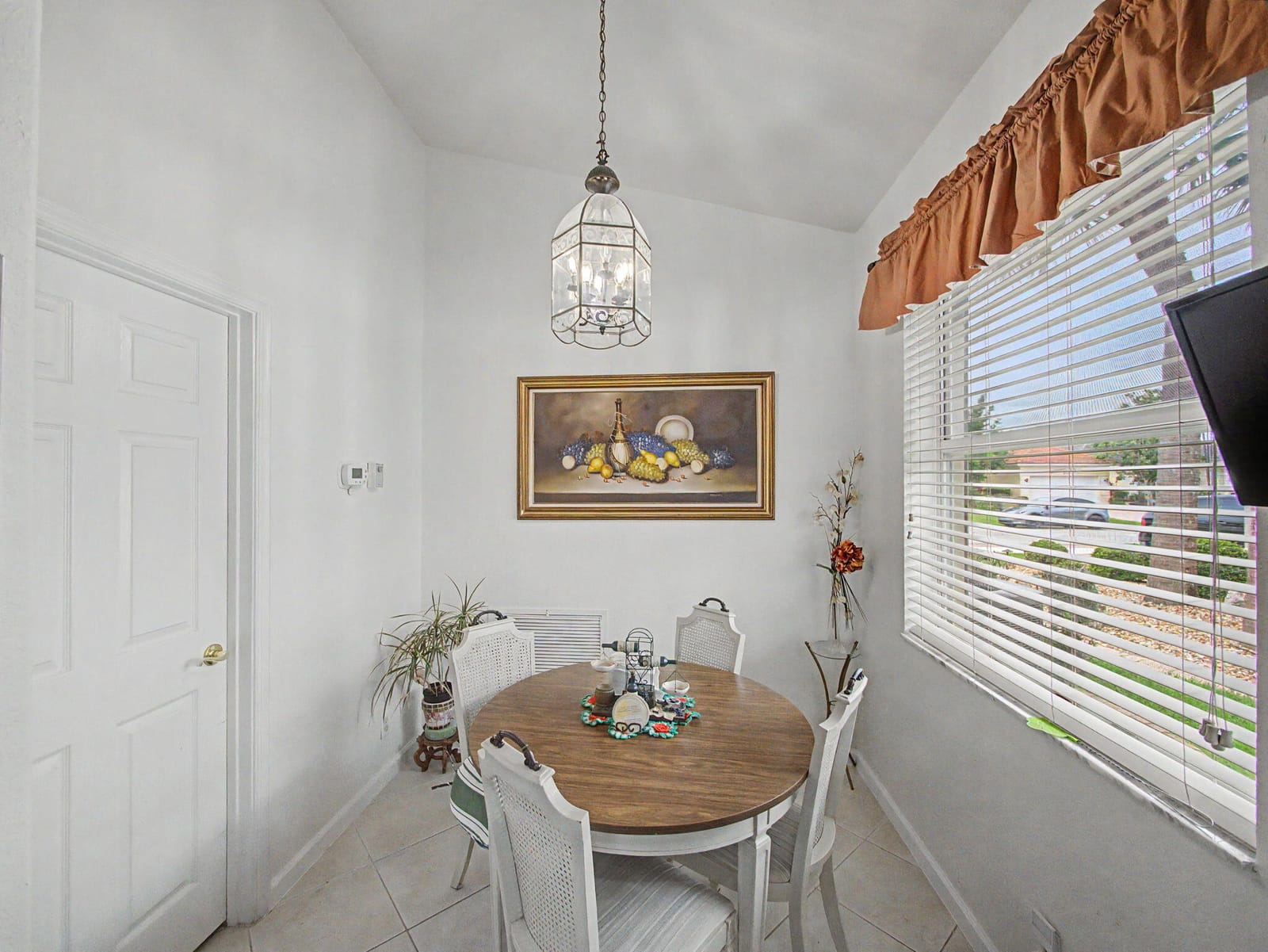 806 NW Rutherford Court — photo 5