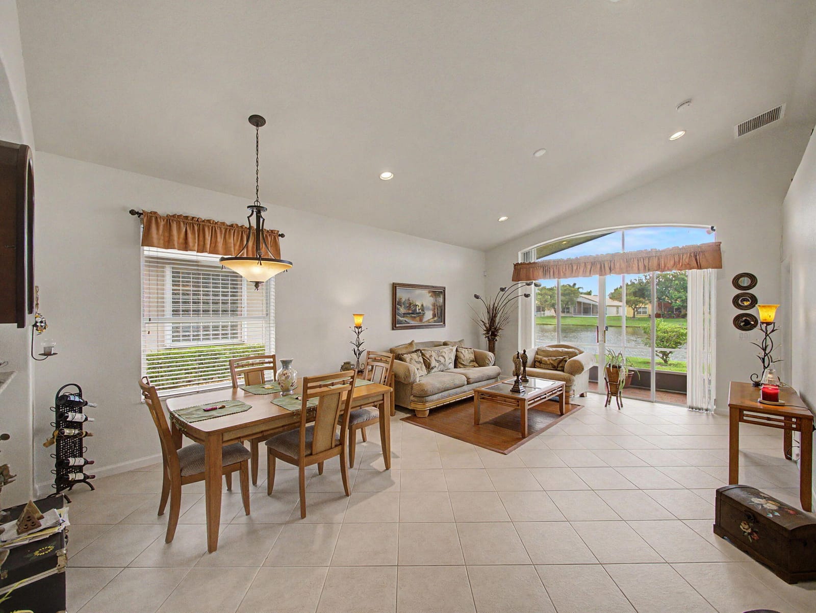 806 NW Rutherford Court — photo 6
