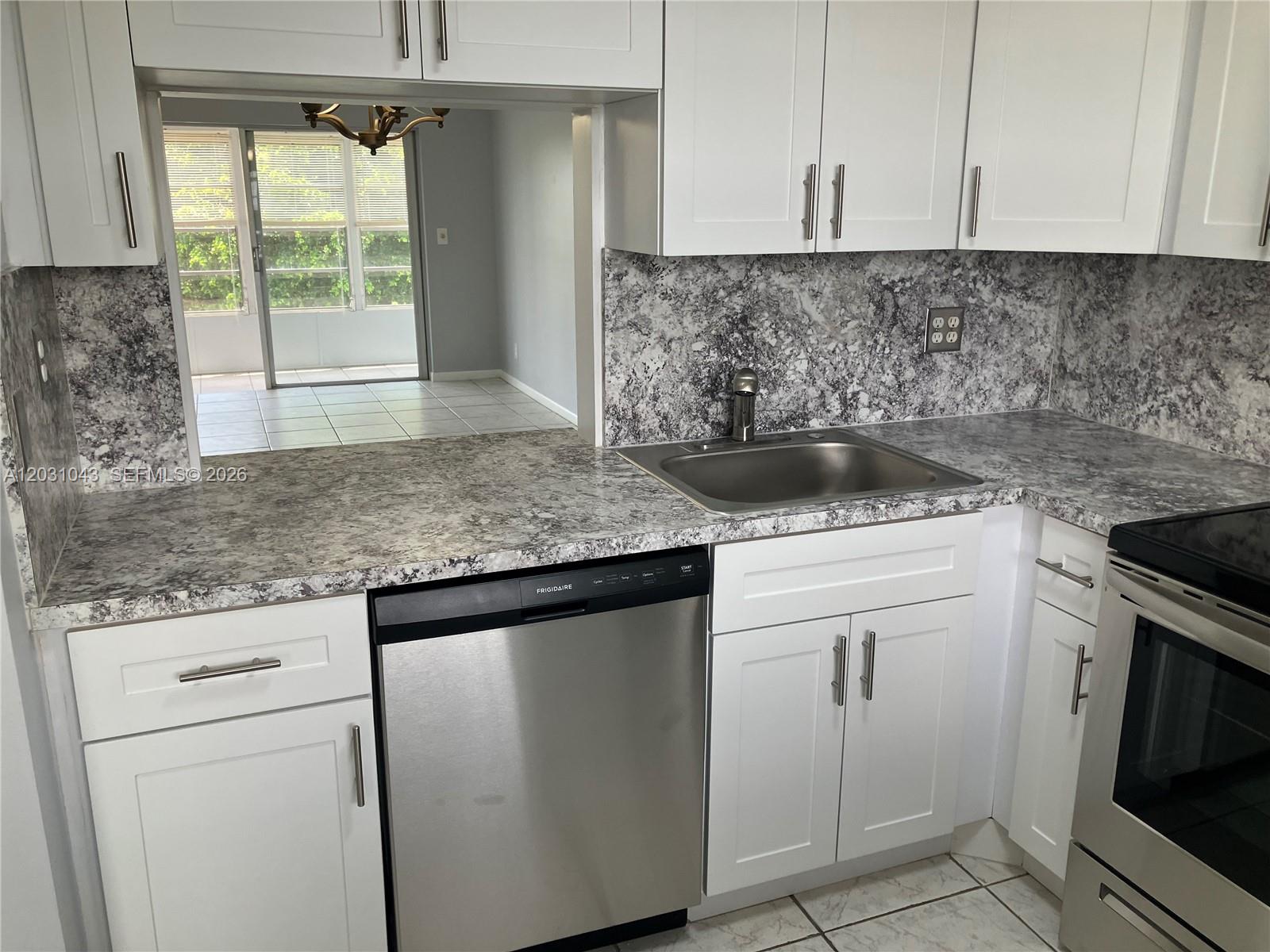 2801 NW 47th Terrace 403B — photo 3