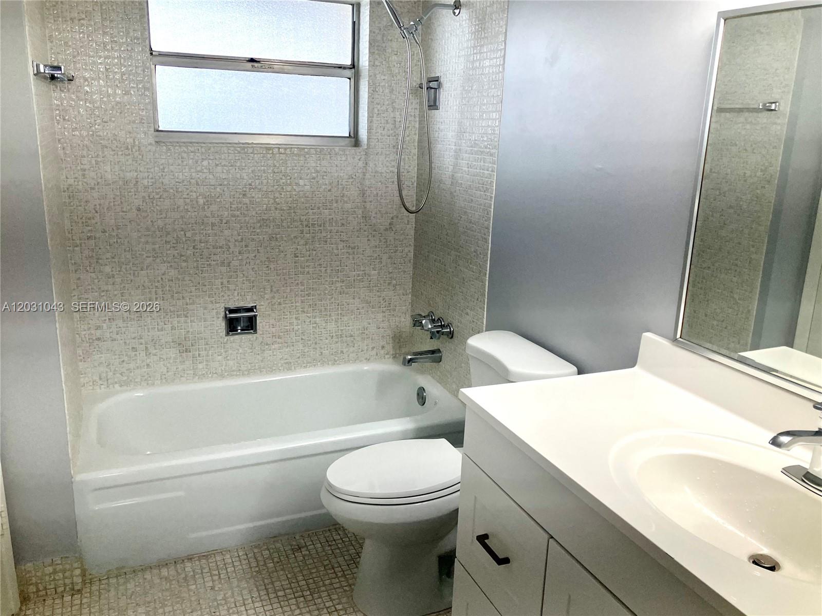 2801 NW 47th Terrace 403B — photo 8