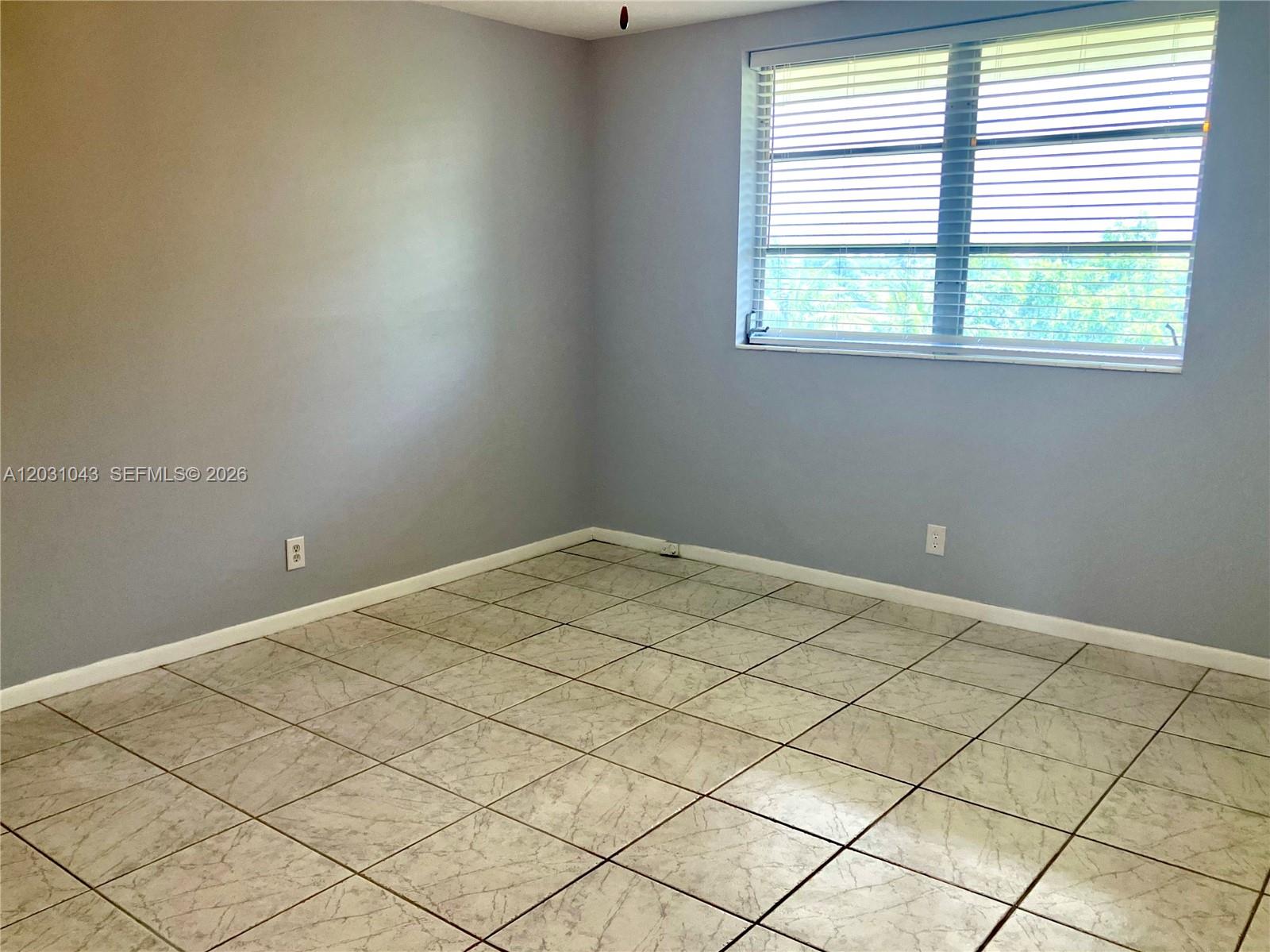 2801 NW 47th Terrace 403B — photo 9