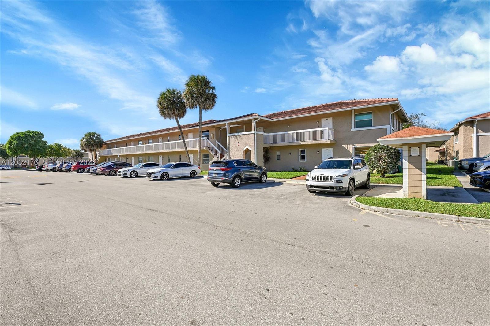 906 Twin Lakes Drive 8J, Coral Springs, FL 33071, Coral Springs