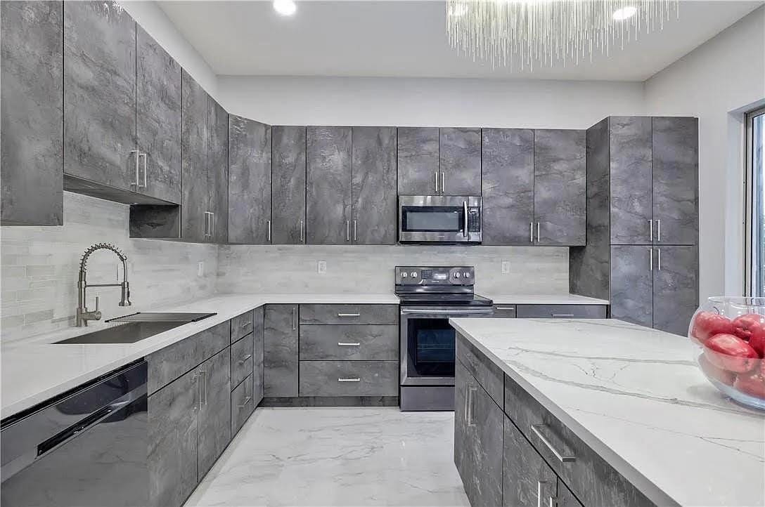5989 NW 74th Street — photo 4