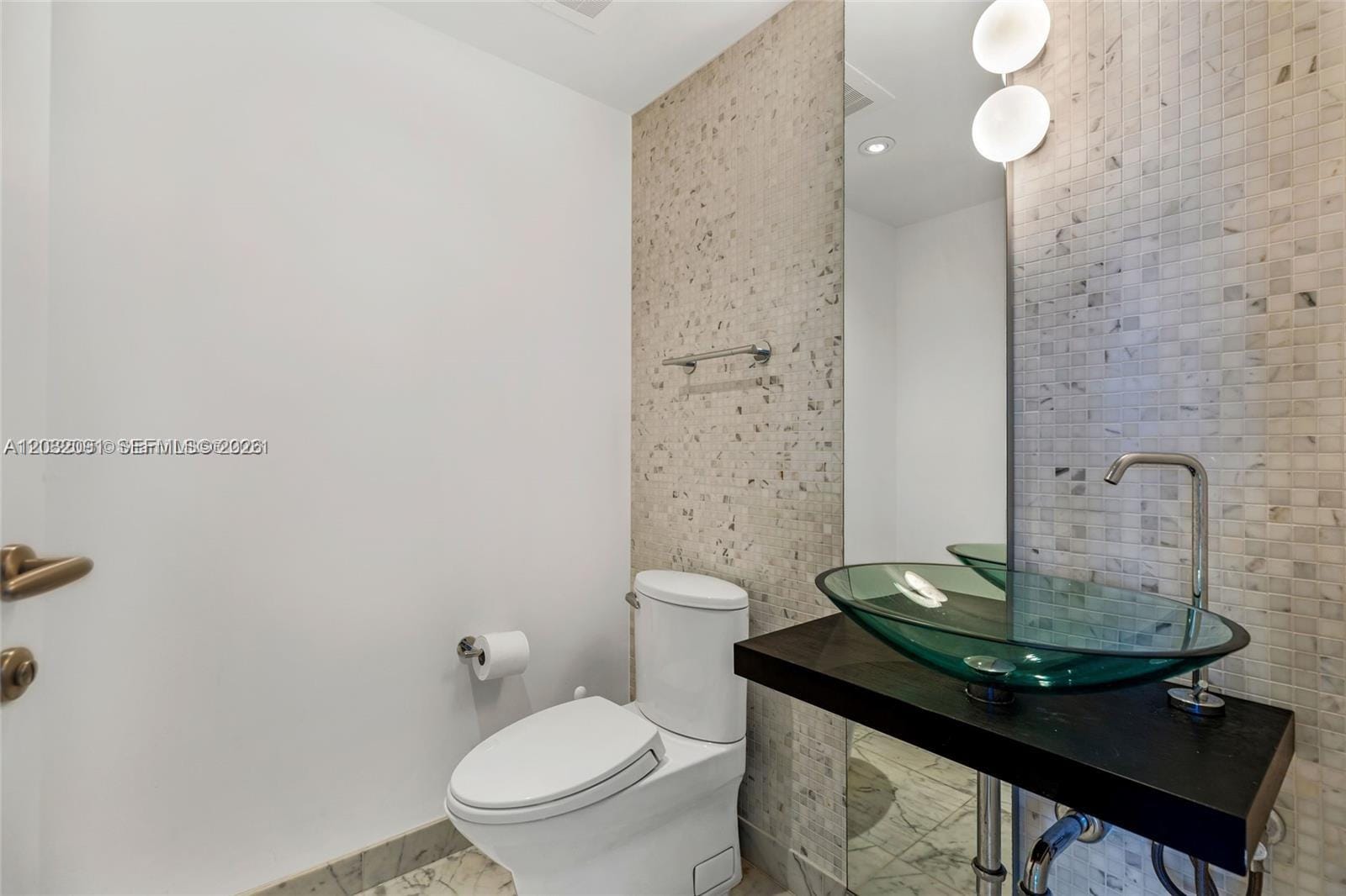 200 Biscayne Boulevard Way 3713, Miami, FL 33131 photo 4