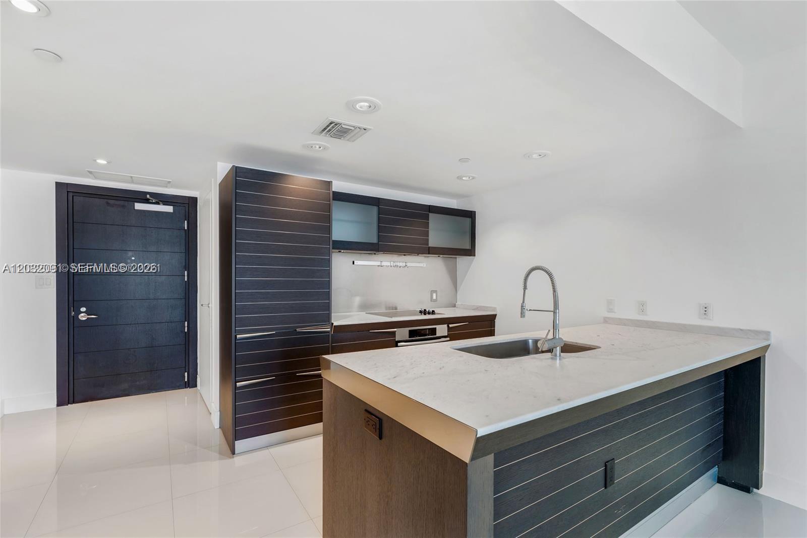 200 Biscayne Boulevard Way 3713, Miami, FL 33131, Miami