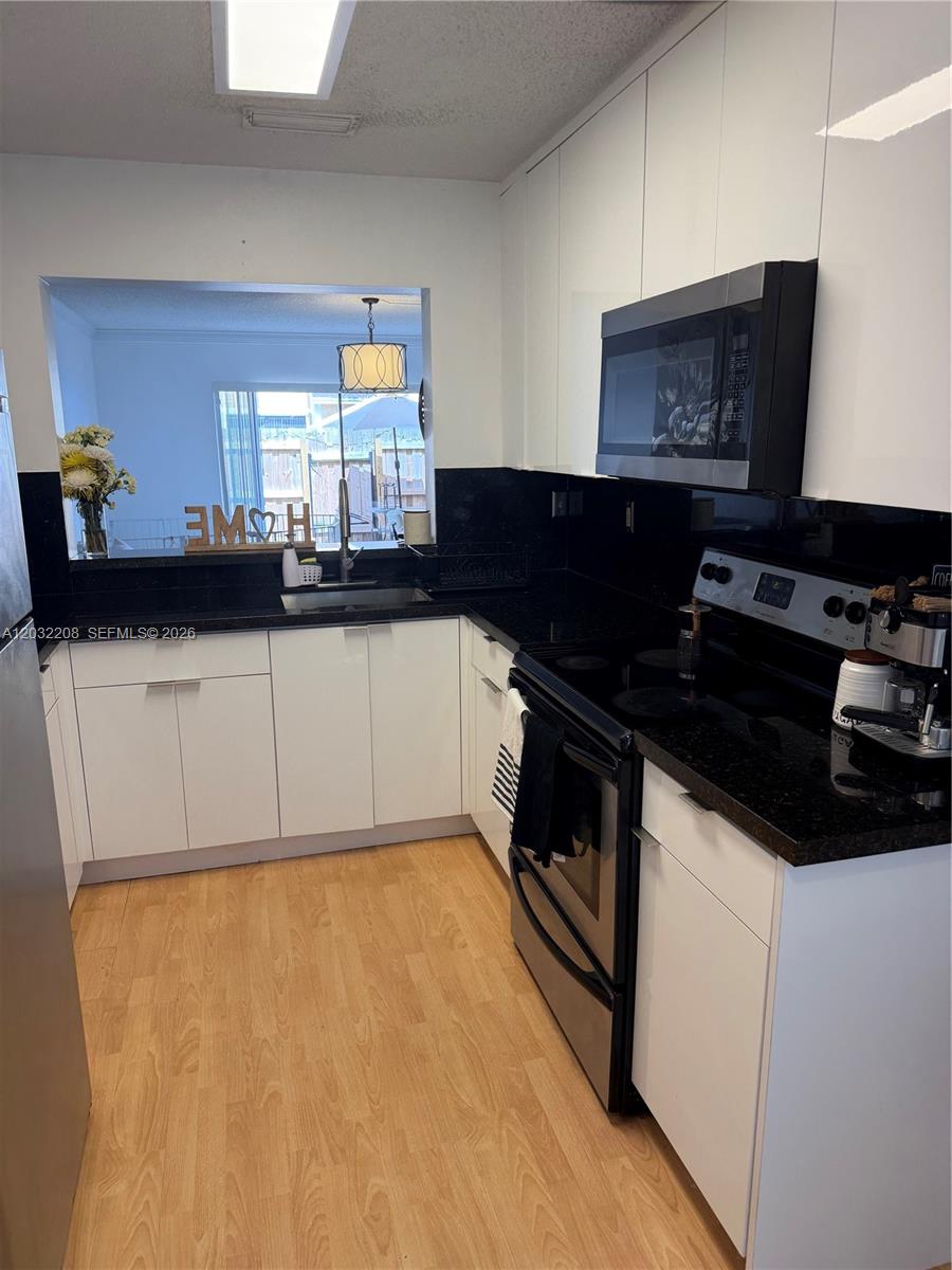 9495 N Palm Circle N 9495, Pembroke Pines, FL 33025