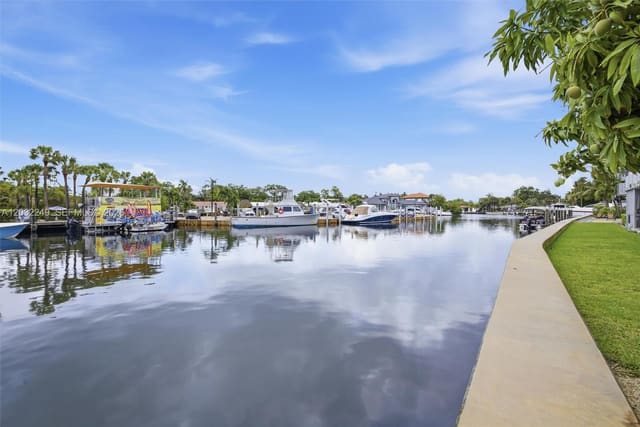 13105 NE Ixora Court 300, Keystone Arms, North Miami, FL