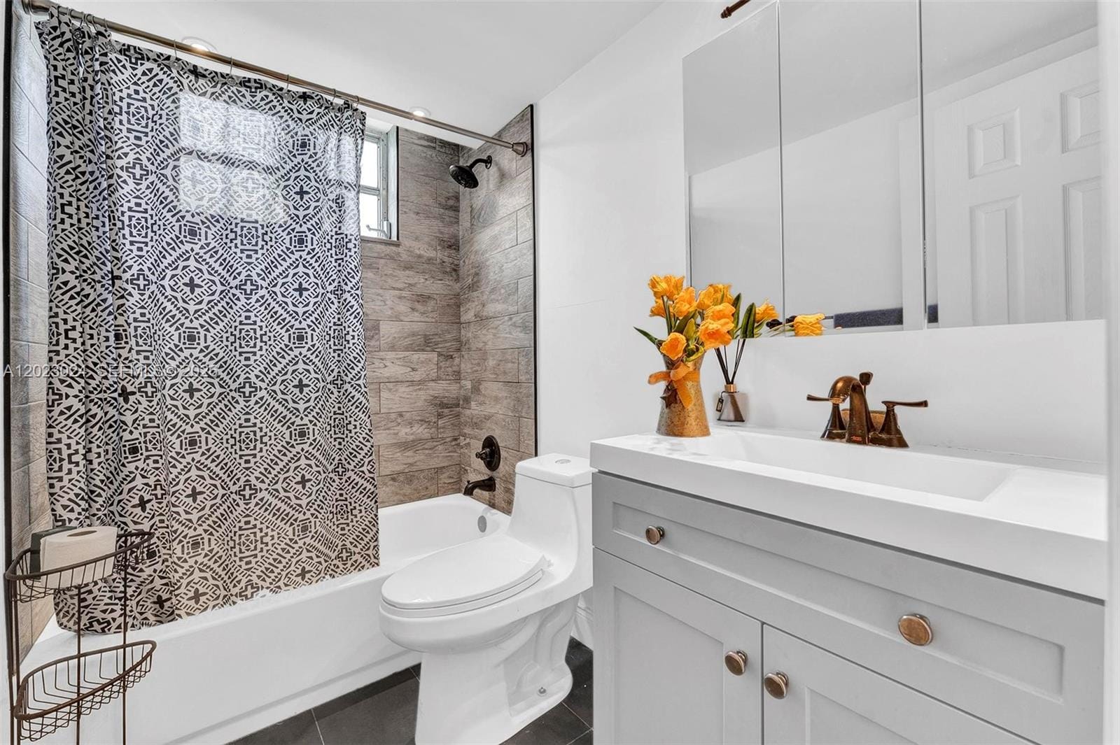 1150 Euclid Avenue 101 — photo 7