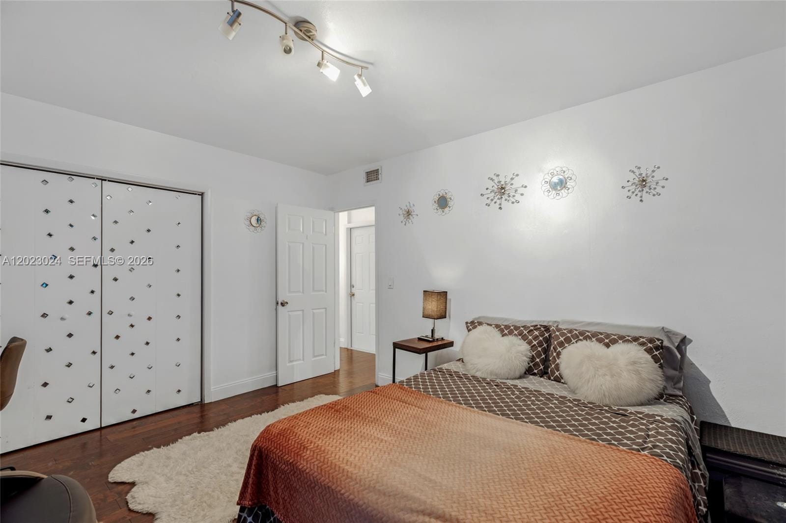 1150 Euclid Avenue 101 — photo 9