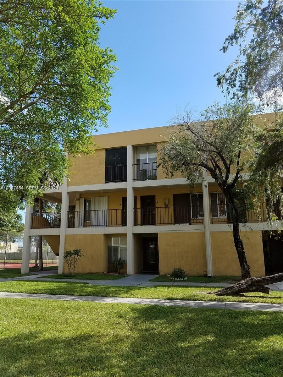 9250 Fontainebleau Boulevard 202, Miami, FL 33172, Miami