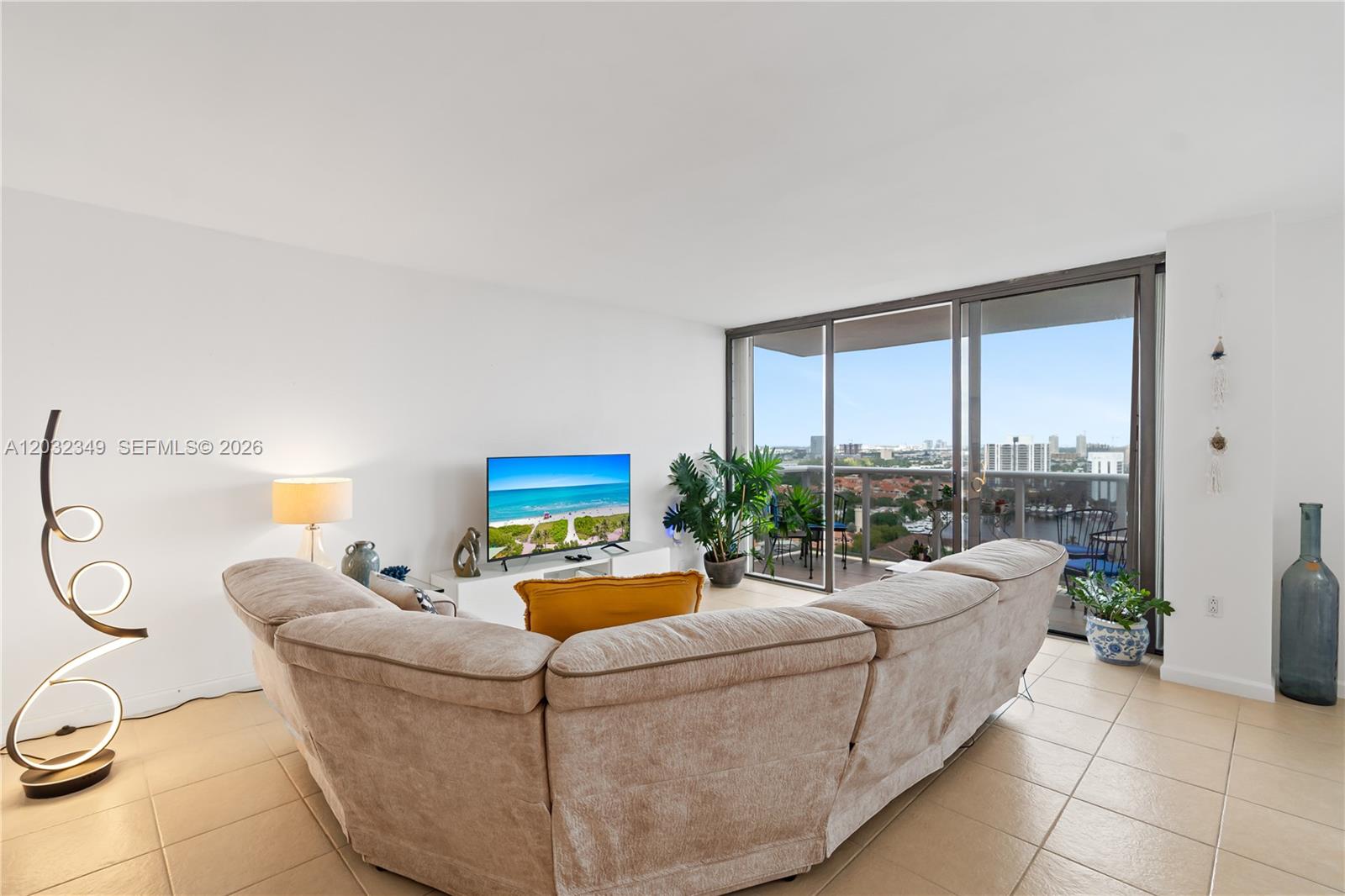 3675 N Country Club Drive 2201, Aventura, FL 33180, Aventura