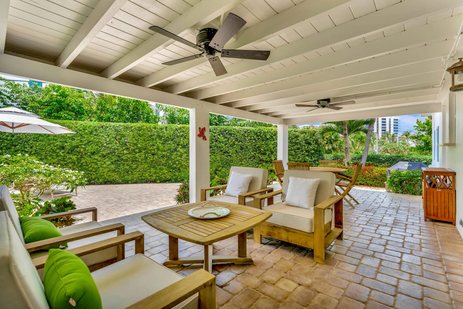 333 Ocean Drive — photo 2