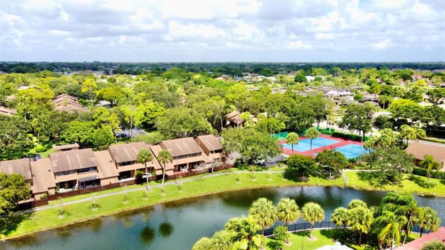 7750 NW 79th Avenue H5, Bonaire Village At Woodmont, Tamarac, FL