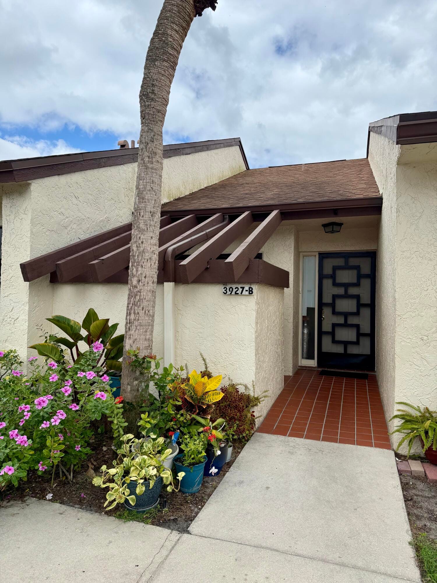 3927 Vine Tree Trail B — photo 2
