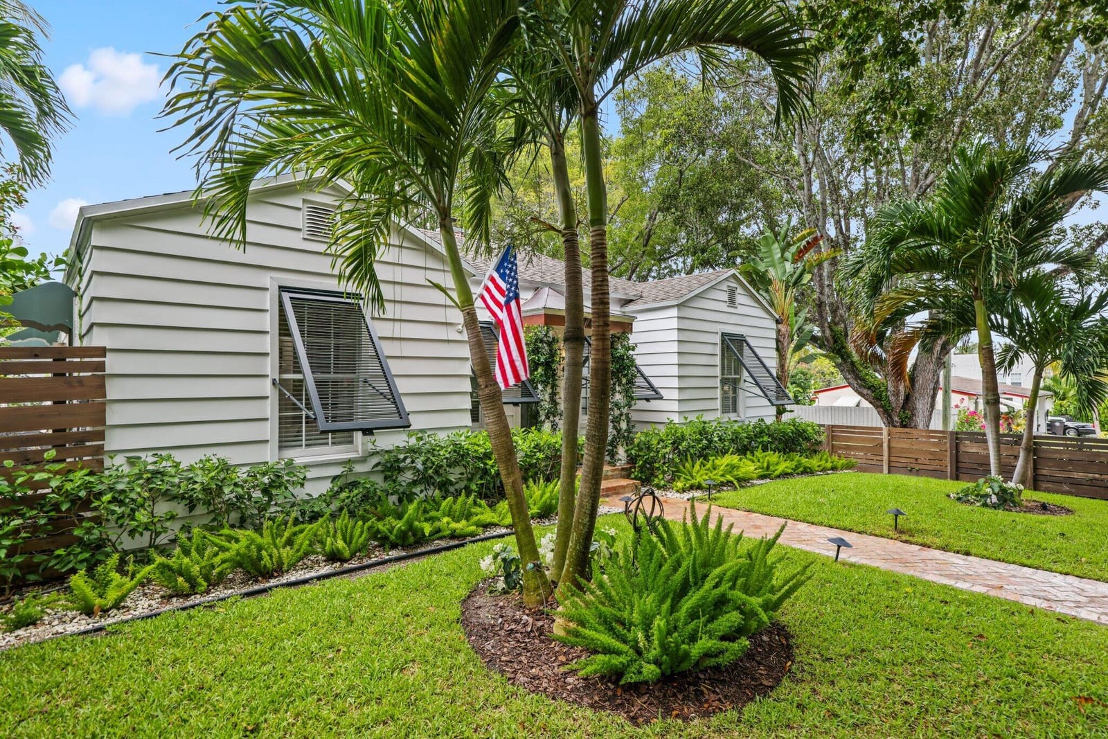 744 Sunset Road — photo 3