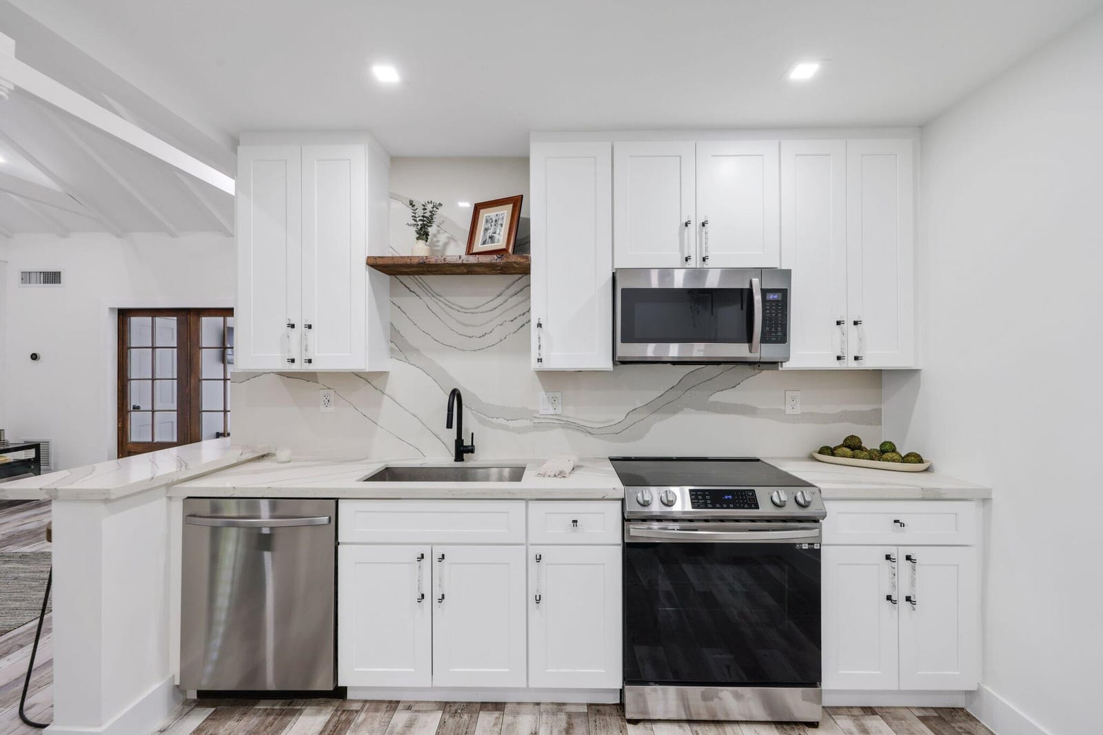 744 Sunset Road — photo 4