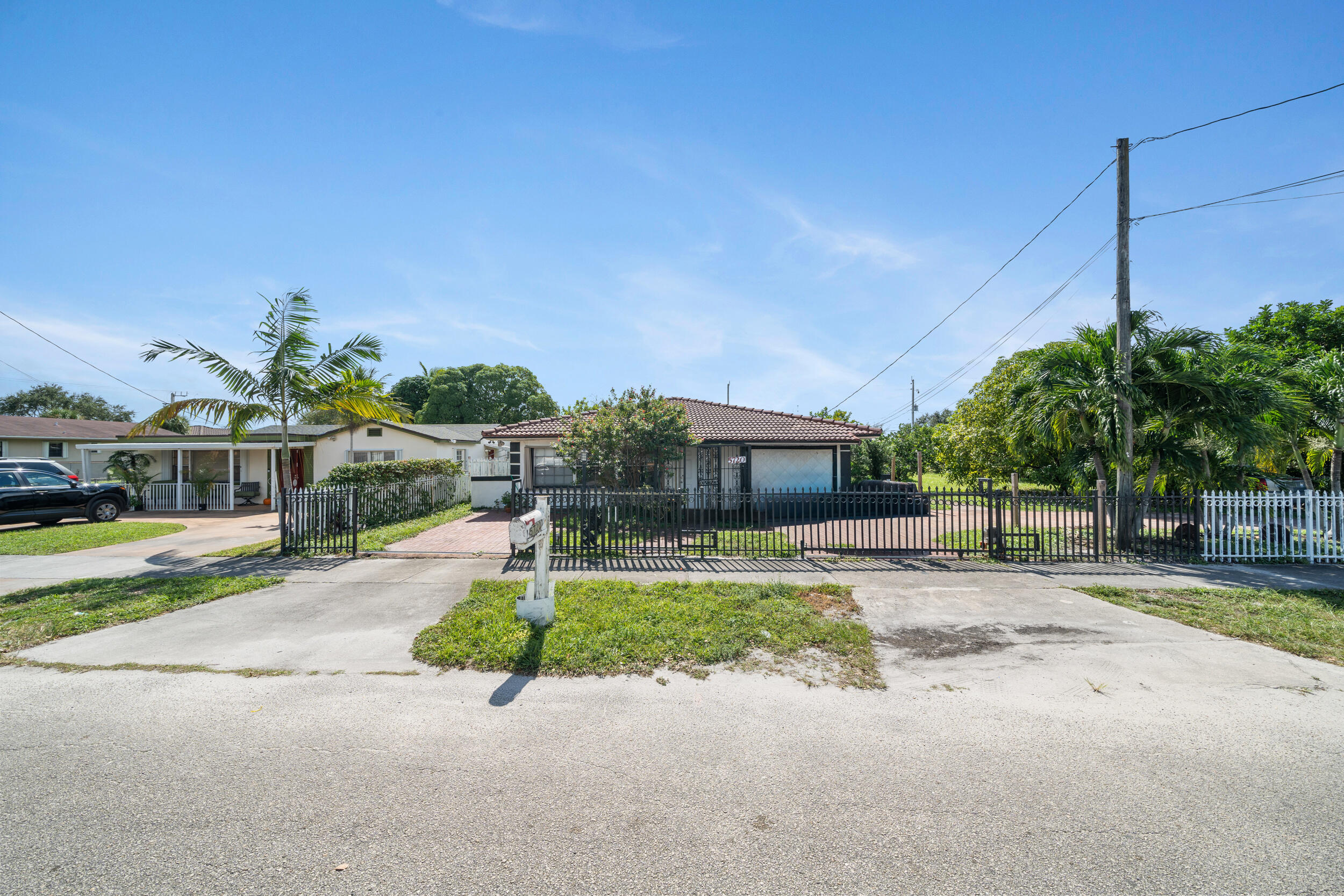 5720 Flagler Street, Hollywood, FL 33023, Hollywood