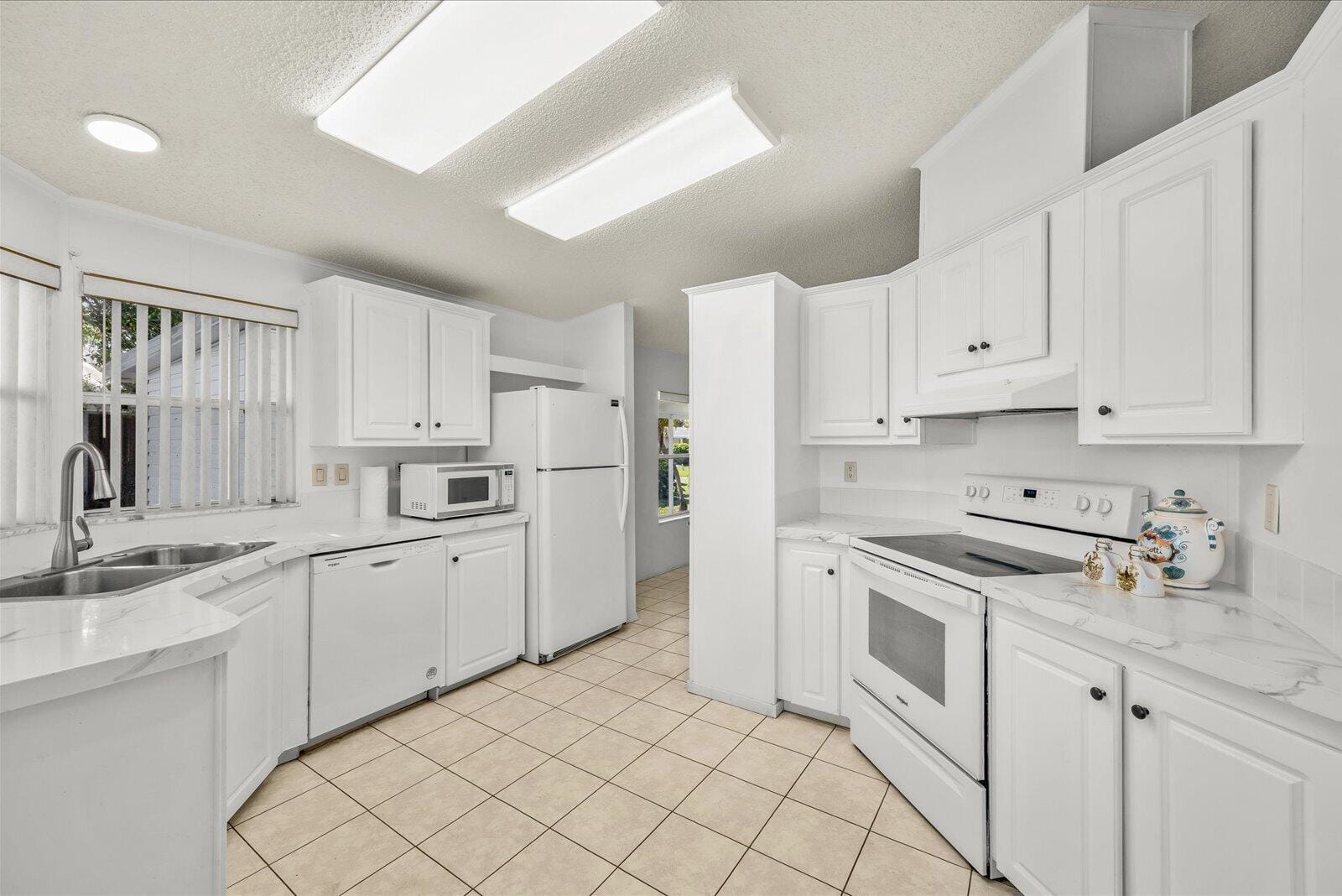 3809 Meadowlark Circle — photo 11